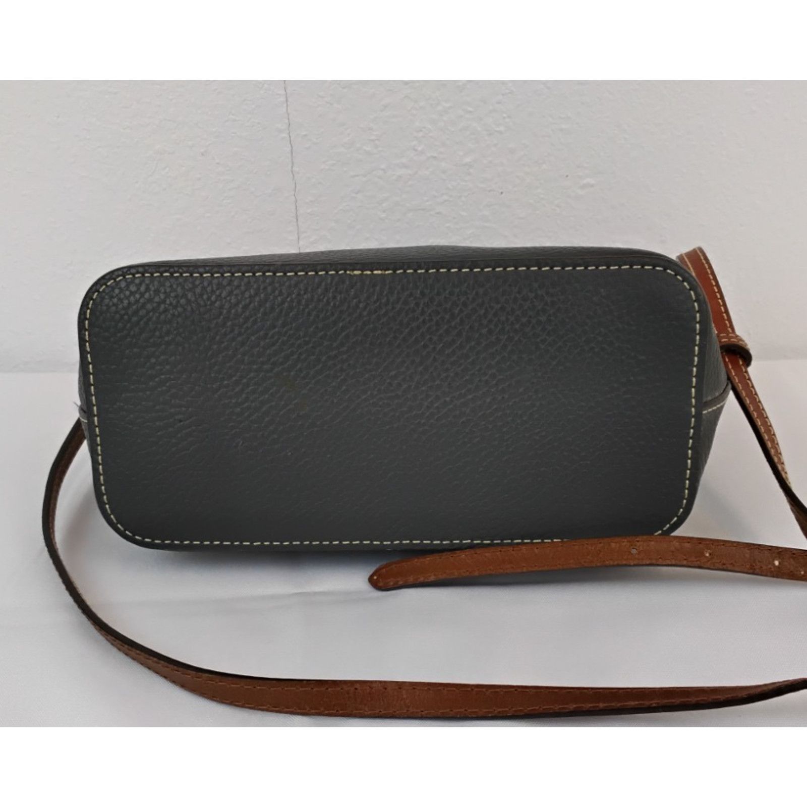 Dooney & Bourke Dooney & Bourke Domed Crossbody Bag Gray/Brown Leather Purse Size ONE SIZE - 7 Thumbnail