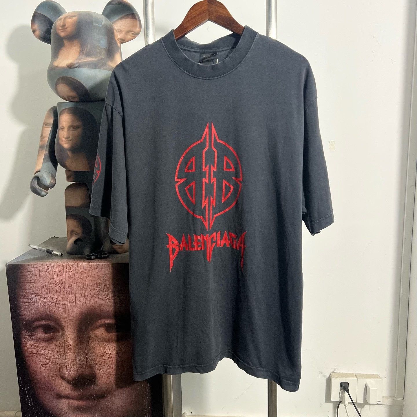 Balenciaga Balenciaga Retro T-Shirt s Men Size US S / EU 44-46 / 1 - 1 Thumbnail