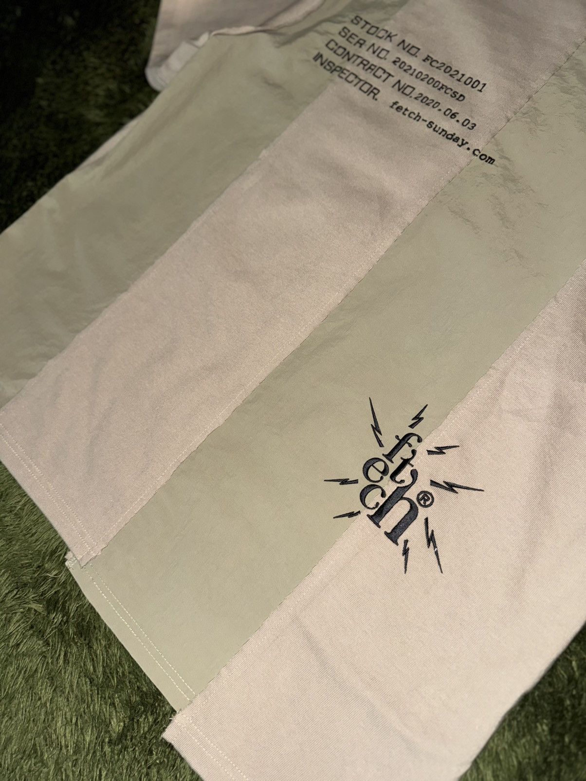 Japanese Brand [XL] Fetch Sunday Panel Embroidered Logo T-Shirt Beige Size US XL / EU 56 / 4 - 11 Thumbnail