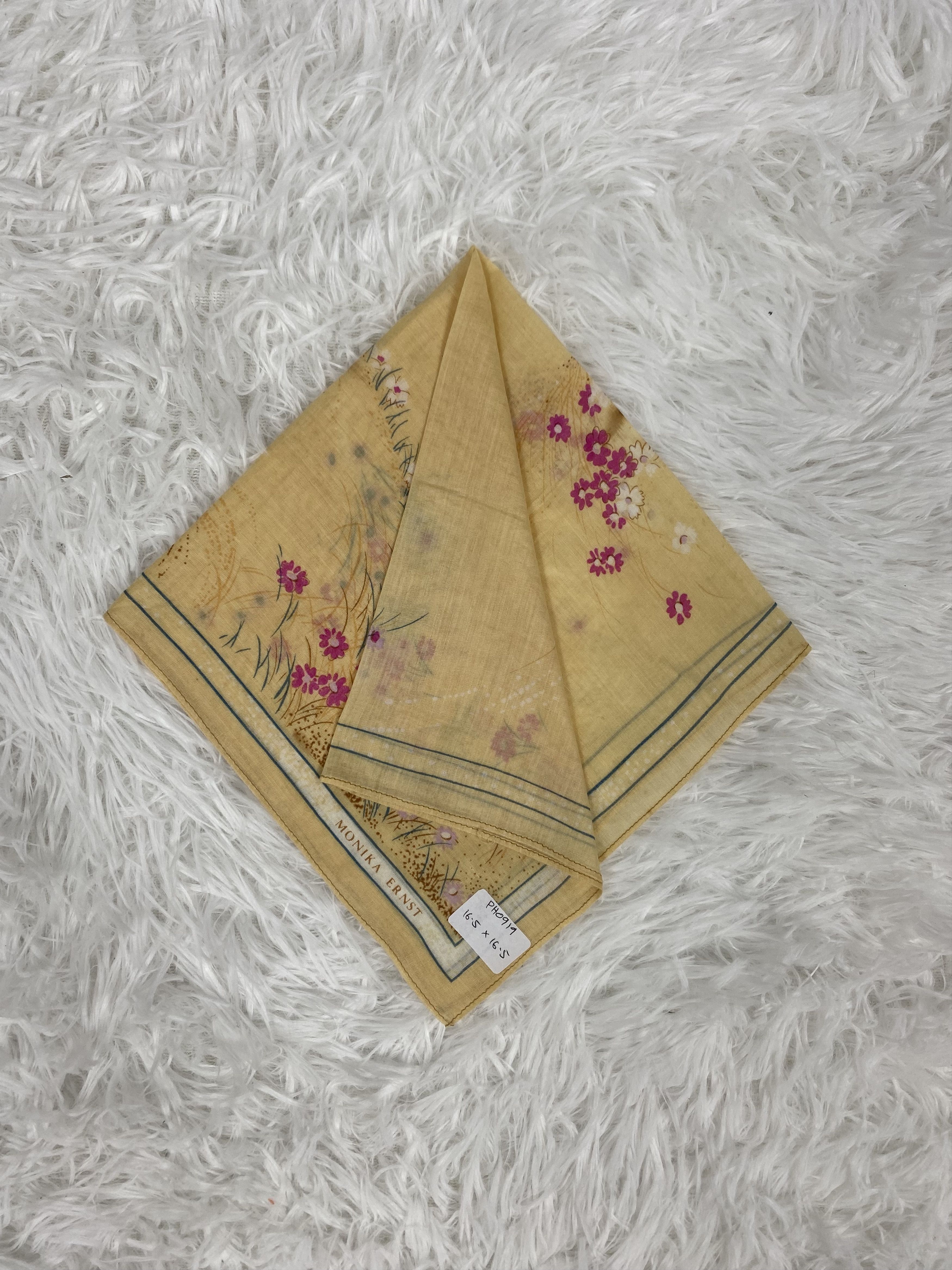 Designer × Vintage Vintage Monika Ernst Handkerchief Neckerchief PH0919 Size ONE SIZE - 1 Thumbnail