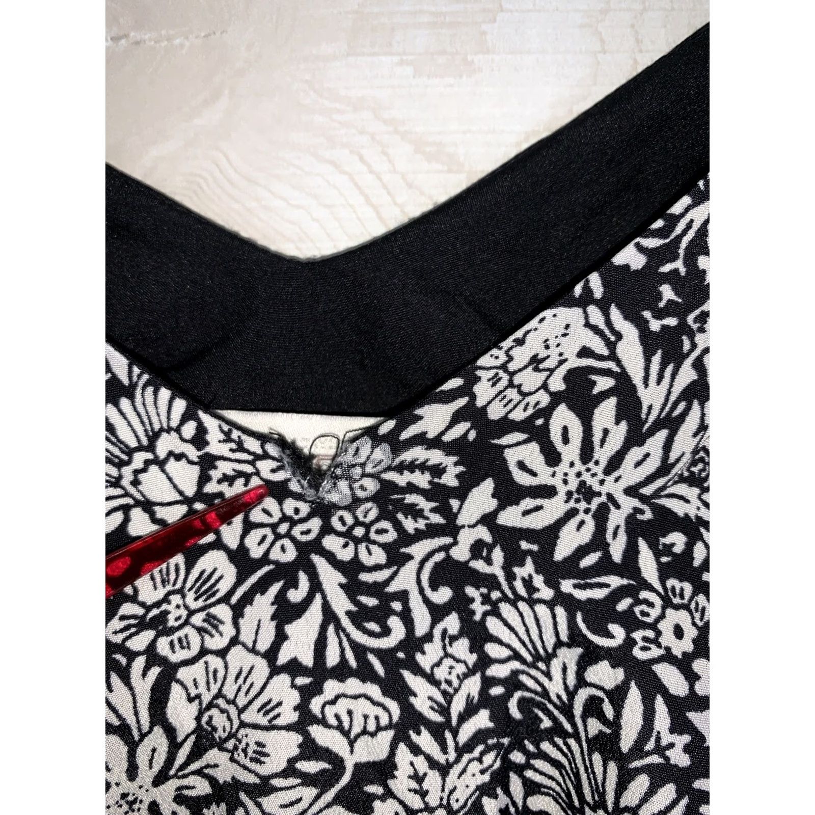 Loft LOFT Petites Women’s 00P Black/Ivory Floral Print V Neck Strapless Dress Shirt Dress Opaque? (Note: This is not allowed to add info) Size XXS / US 00 / IT 34 - 4 Thumbnail