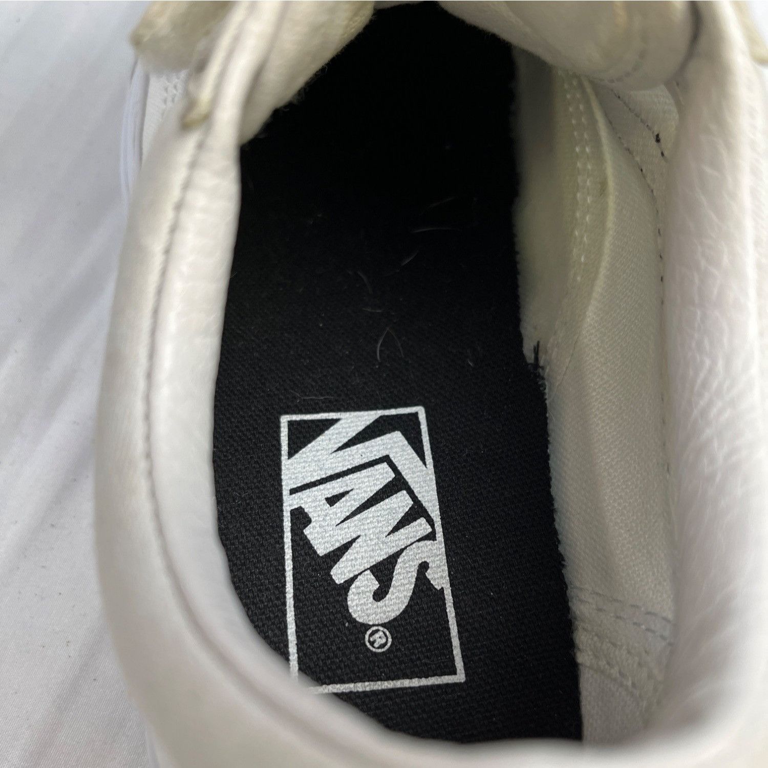 Vans Vans Unisex White Shoes/Sneakers Sz M4.5/W6 SKU 4253 Size US 6 / IT 36 - 7 Thumbnail