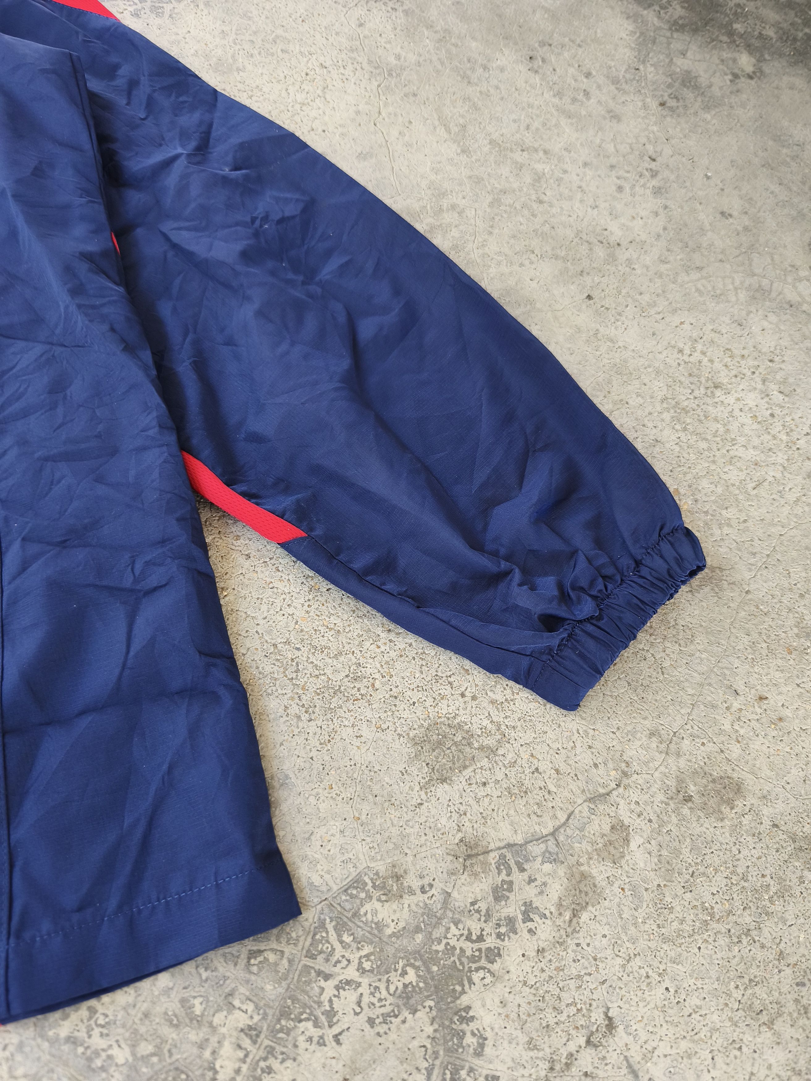 Asics Vintage ASICS Windbreaker Pullover Jacket - 2000s Navy Red Size US L / EU 52-54 / 3 - 4 Thumbnail