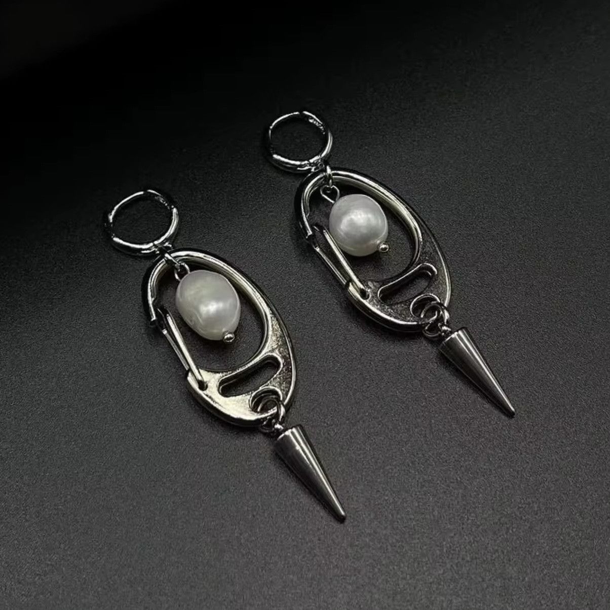 Vintage Metal Rivets Irregular Drop Earrings Size ONE SIZE - 1 Thumbnail