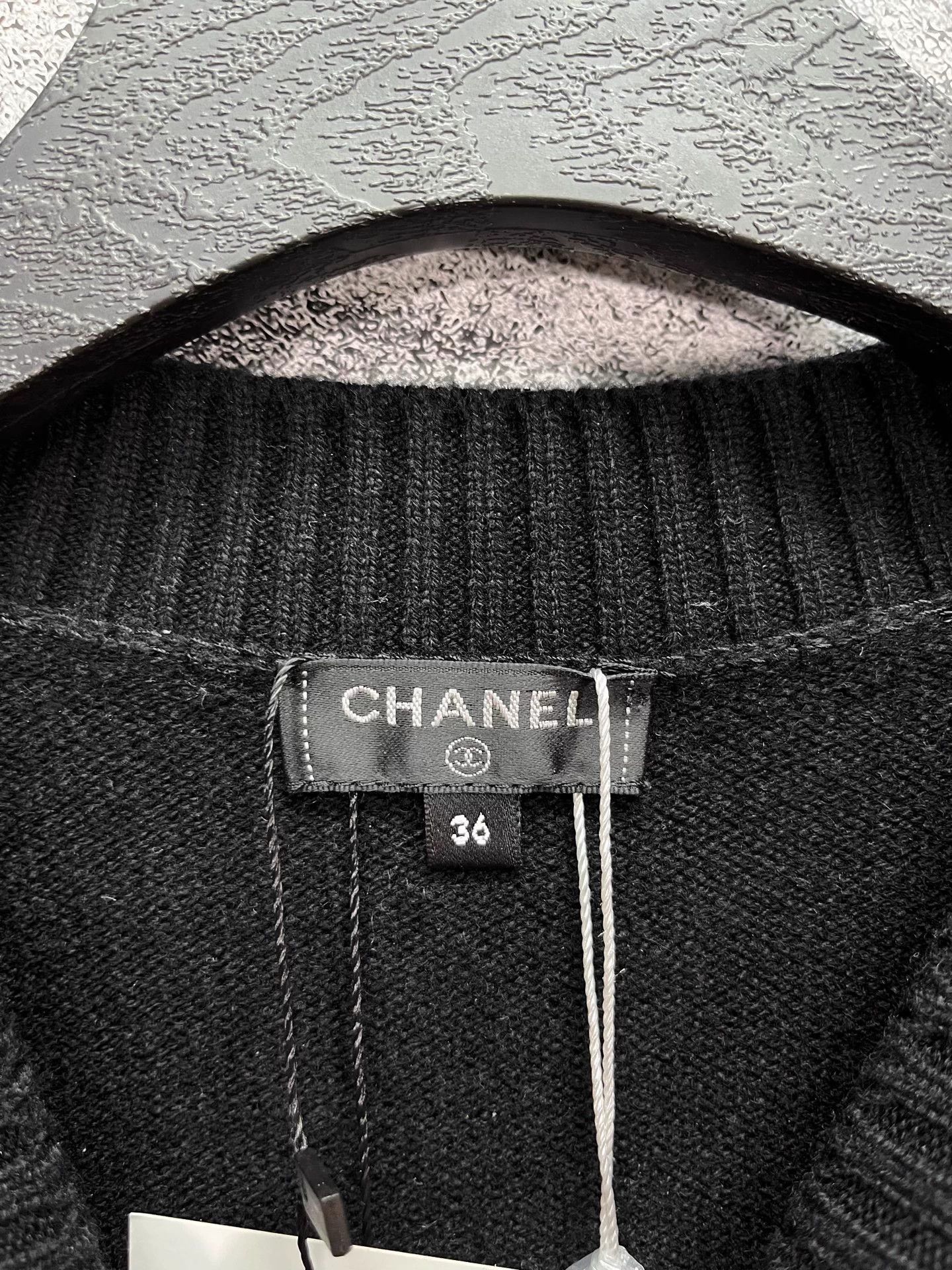 Chanel CHANEL Castle Cashmere Sweater 36, New Size XS / US 0-2 / IT 36-38 - 4 Thumbnail