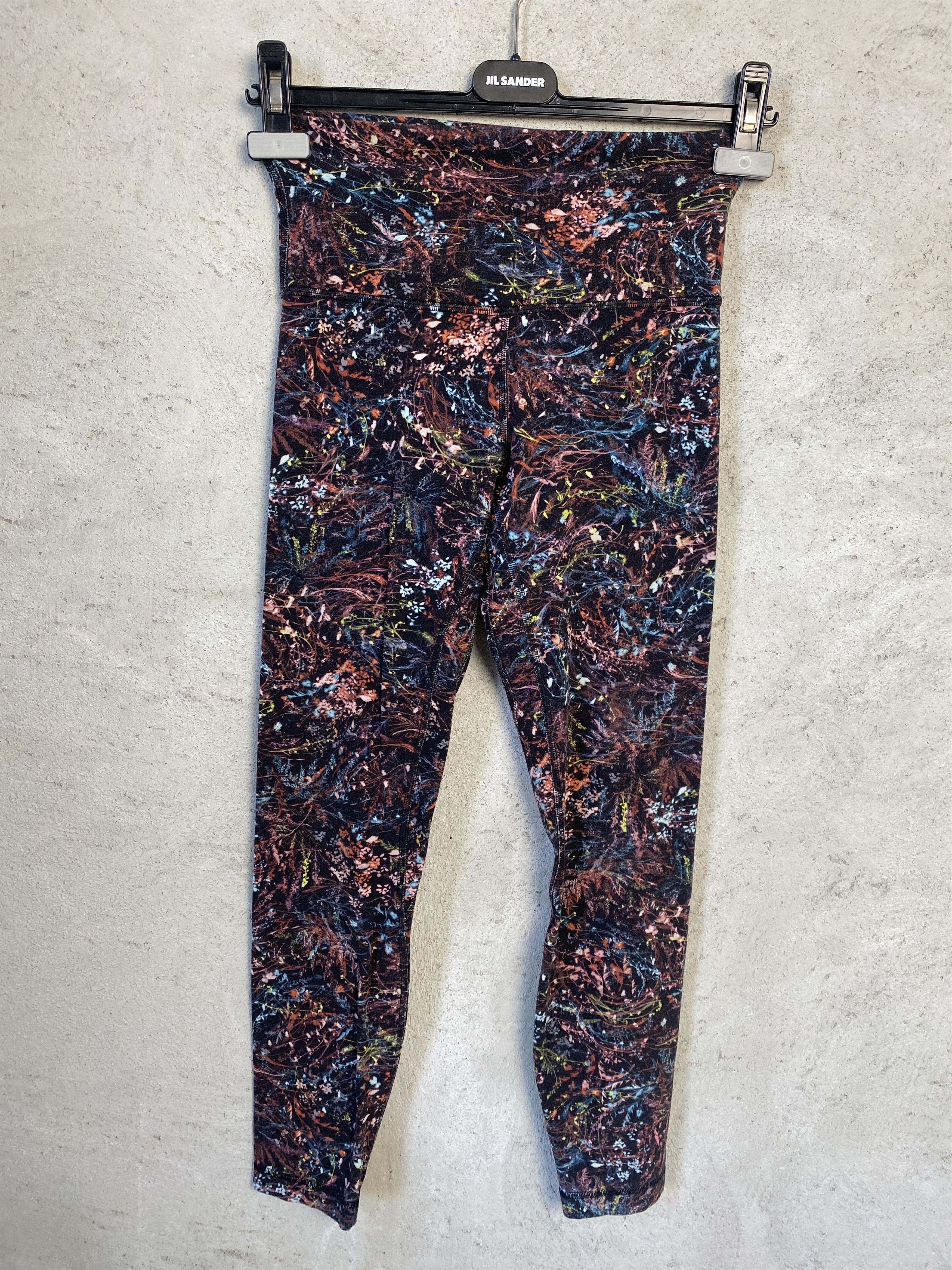 Lululemon Lululemon multicolor leggings sport casual Size 27" / US 4 / IT 40 - 2 Thumbnail