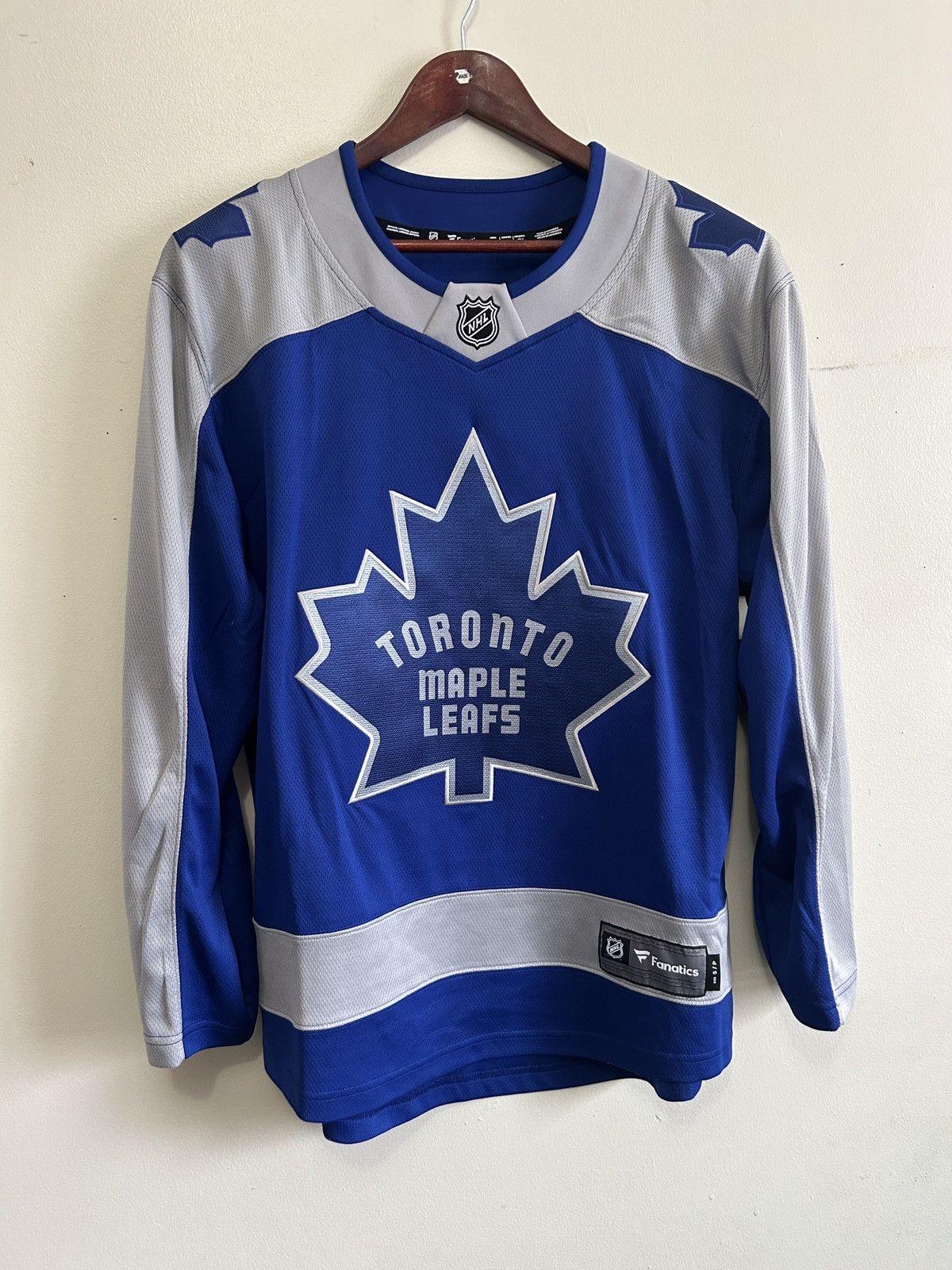 NHL 2021 Toronto Maple Leafs Reverse Retro NHL Jersey Size US S / EU 44-46 / 1 - 1 Thumbnail