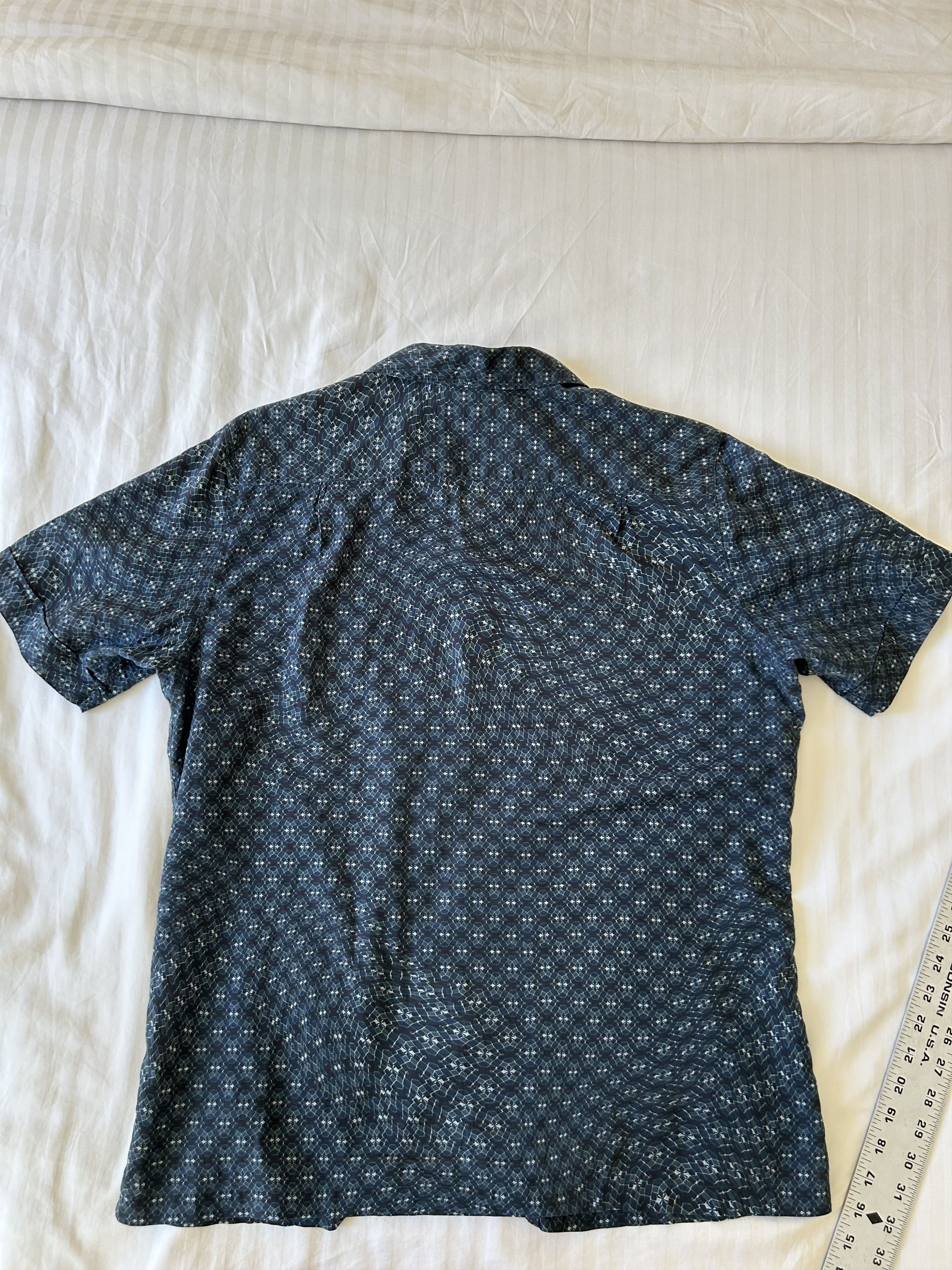 Dolce & Gabbana Dolce & Gabbana Short Sleeve Shirt sz 16 Size US L / EU 52-54 / 3 - 4 Thumbnail