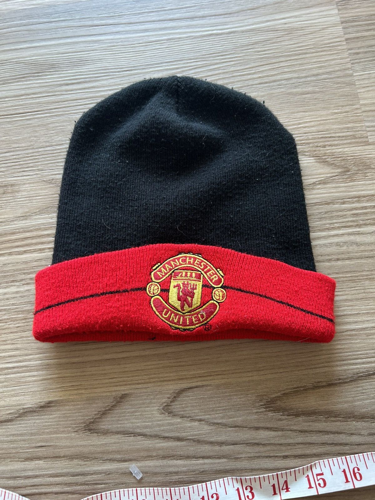 Vintage Vintage Manchester United Embroidered Beanie Black / Red Size ONE SIZE - 1 Thumbnail