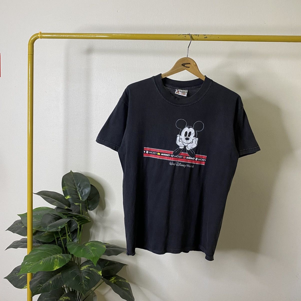 Mickey Mouse Vintage 1990s Walt Disney Mickey Mouse T Shirt Size US L / EU 52-54 / 3 - 1 Thumbnail