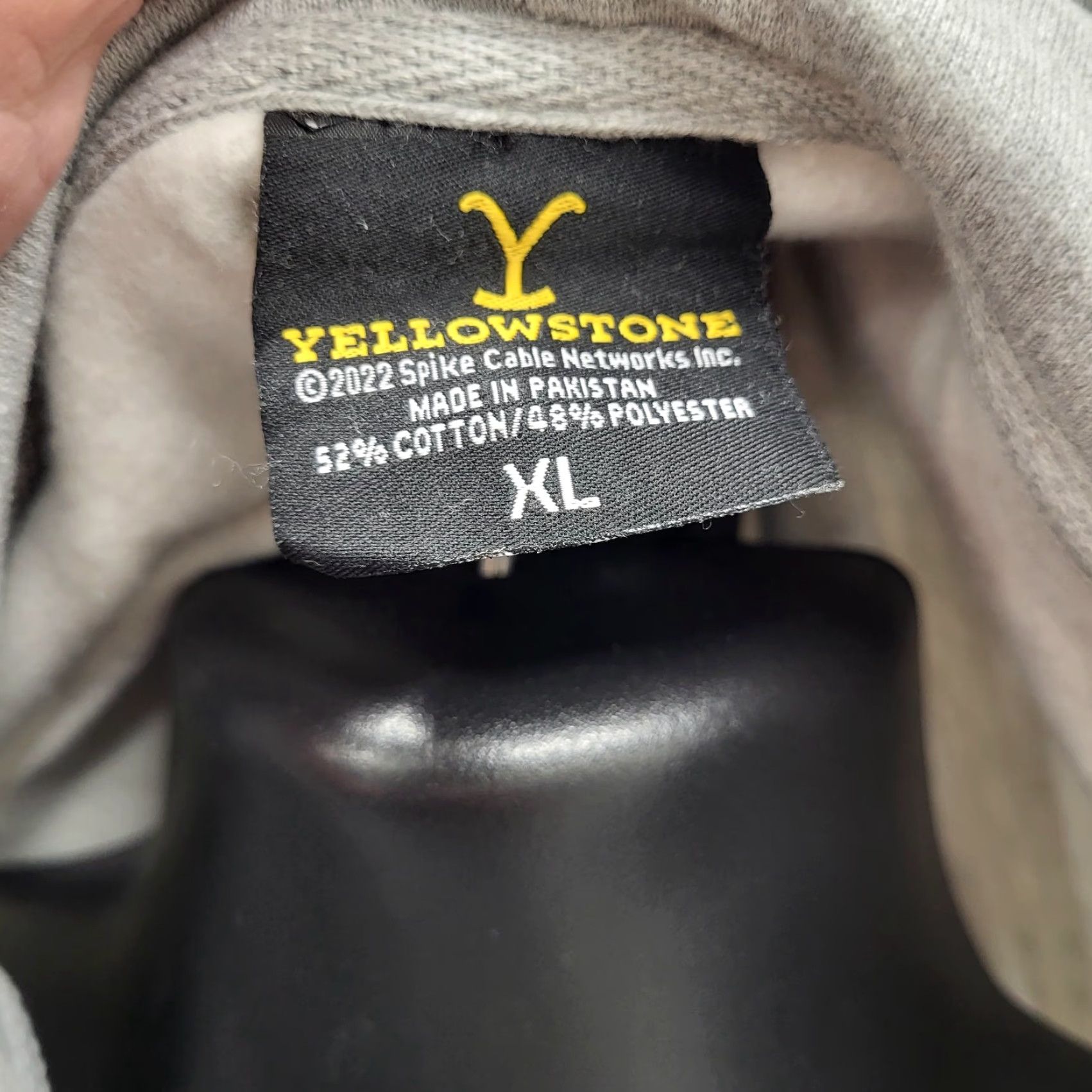Vintage Yellowstone Dutton Ranch Men's XLARGE Light Gray Montana Hoodie Sweatshirt Size US XL / EU 56 / 4 - 7 Thumbnail