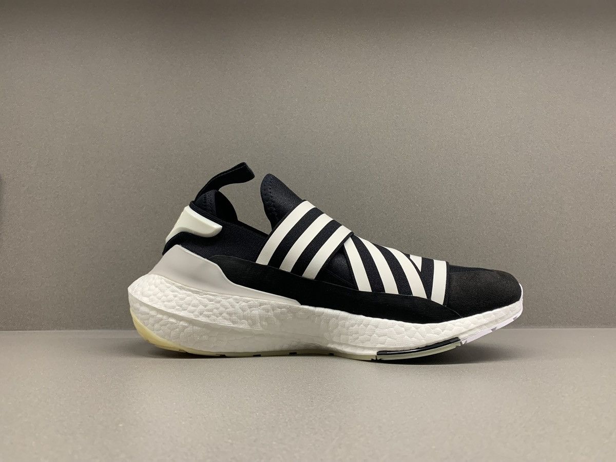 Y-3 Adidas Y-3 Ultra Boost 22 Black Core White Chalk Pearl Size US 5.5 / IT 35.5 - 5 Thumbnail