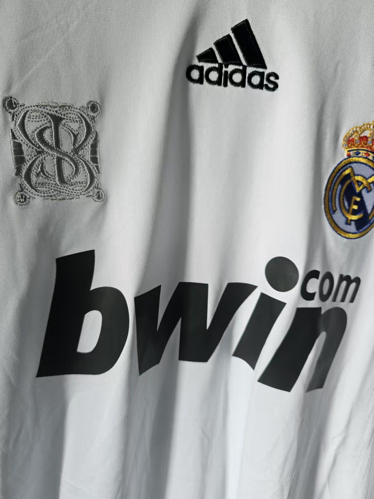 Other 2009 2010 Real Madrid #8 Kaka Jersey Home Size US XL / EU 56 / 4 - 3 Thumbnail