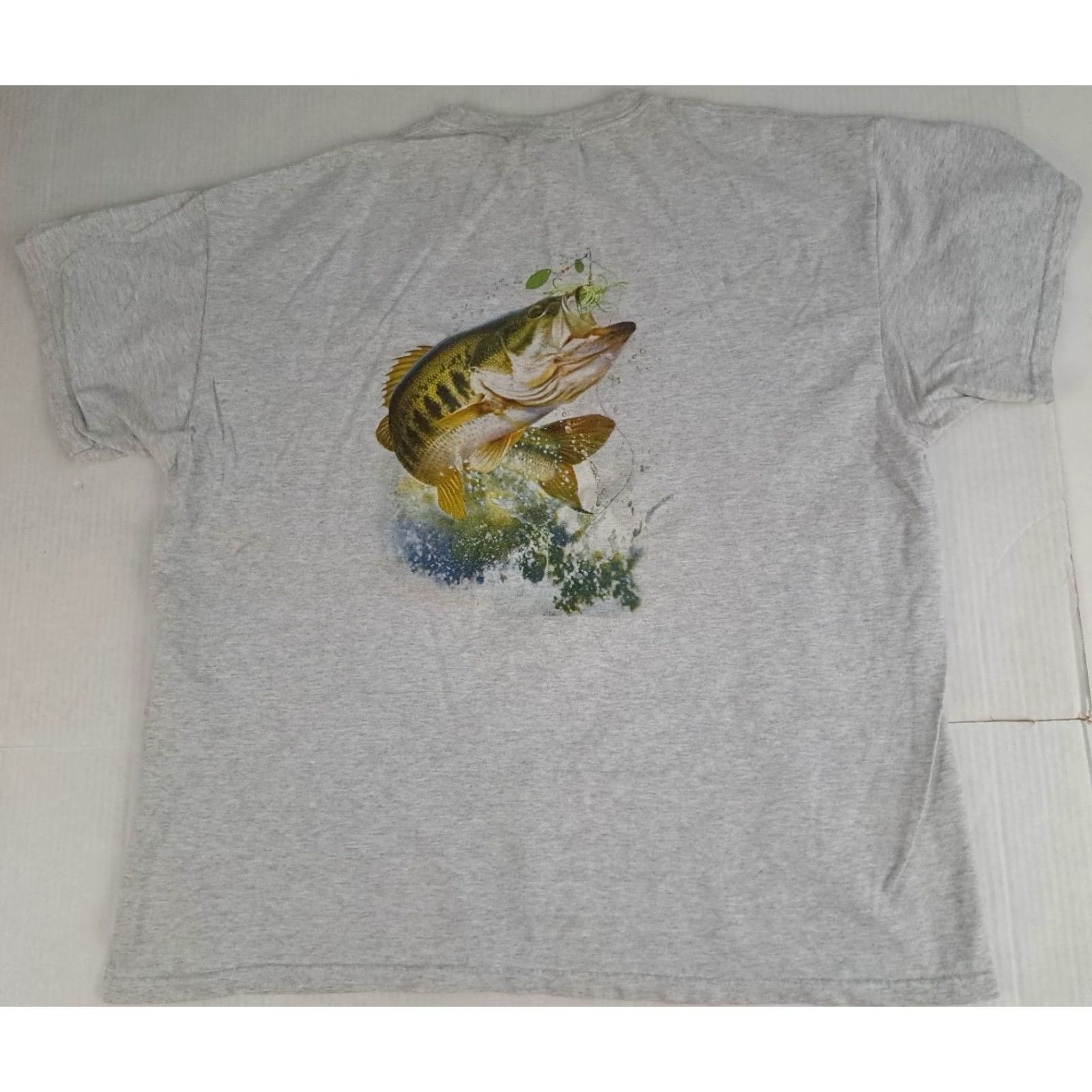 Fruit Of The Loom VINTAGE Fruit of the Loom T-Shirt Rockwood Mi. 2XL Gray Short Sleeve Crew Neck Fish Print Canvas Cotton Unisex Adults 1980s Fish T-Shirt Size US XXL / EU 58 / 5 - 6 Thumbnail