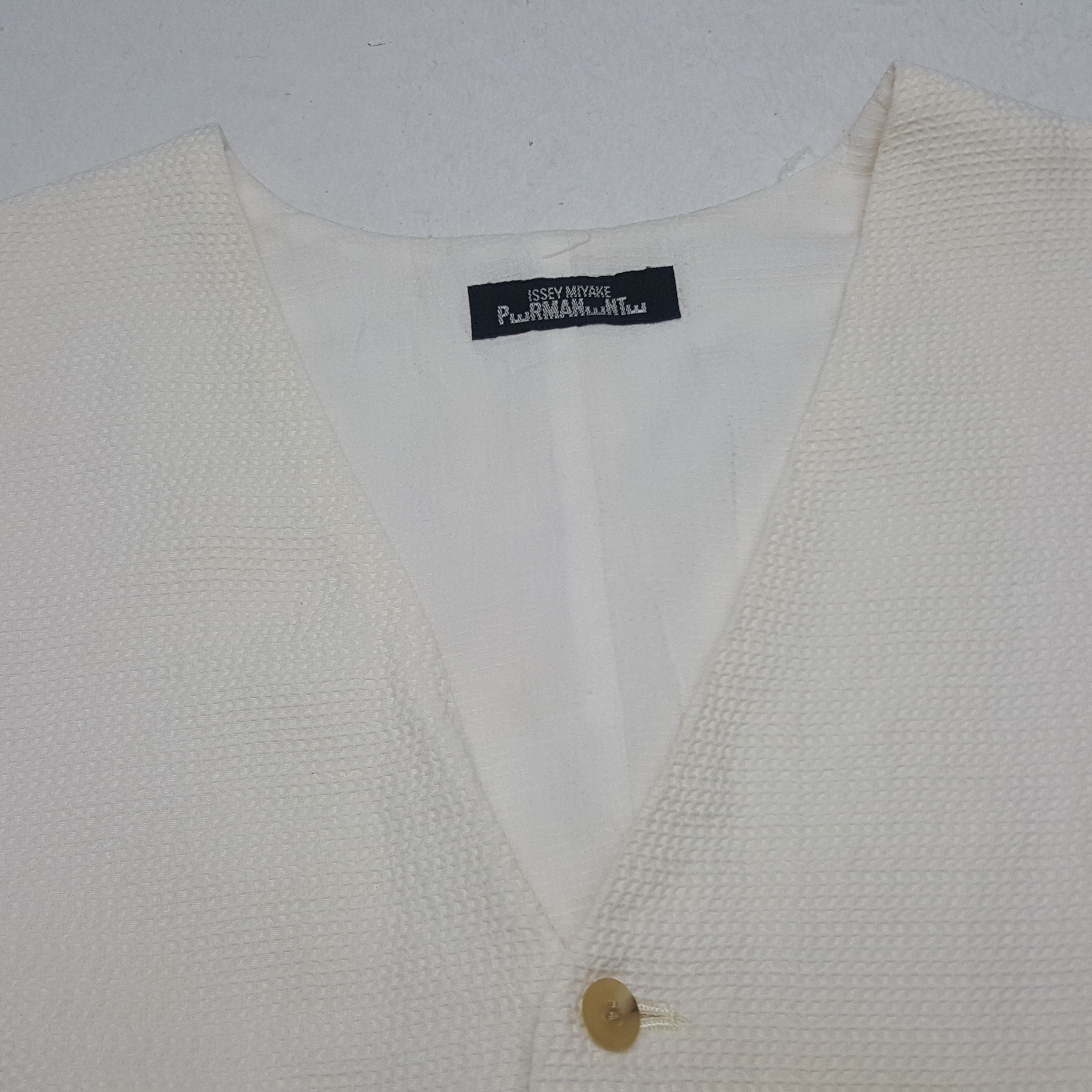 Issey Miyake × Japanese Brand × Vintage Vintage Issey Miyake Japanese Designer Vest Jacket Size US M / EU 48-50 / 2 - 4 Thumbnail