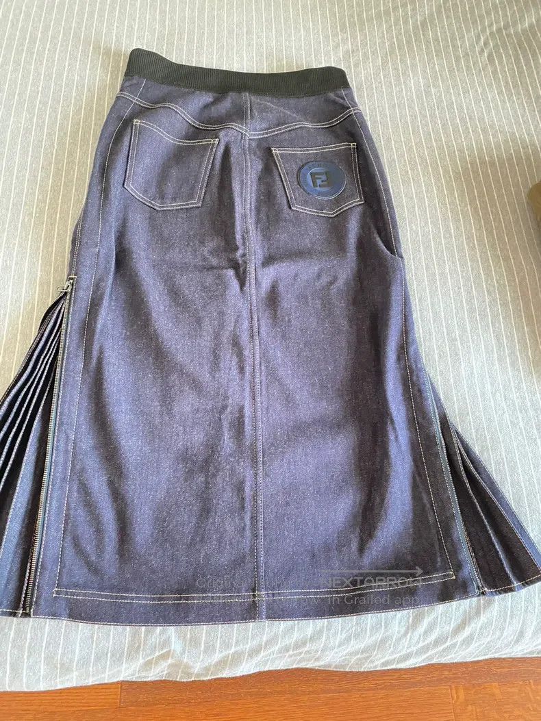 Fendi Fendi Denim skirt with side zipper Size 26" / US 2 / IT 38 - 2 Thumbnail