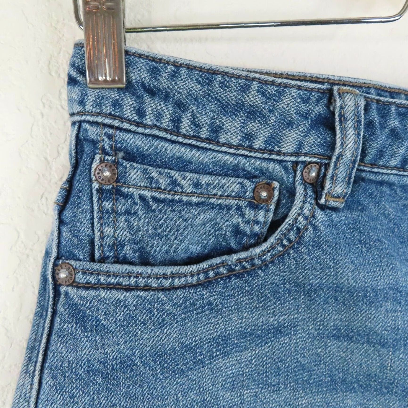 Vintage We The Free Skirt Womens 27 Denim Blue A-Line Short Zip Front Distressed Hem Frayed Hem Casual VintageNo (adjusted) Size 27" / US 4 / IT 40 - 2 Thumbnail