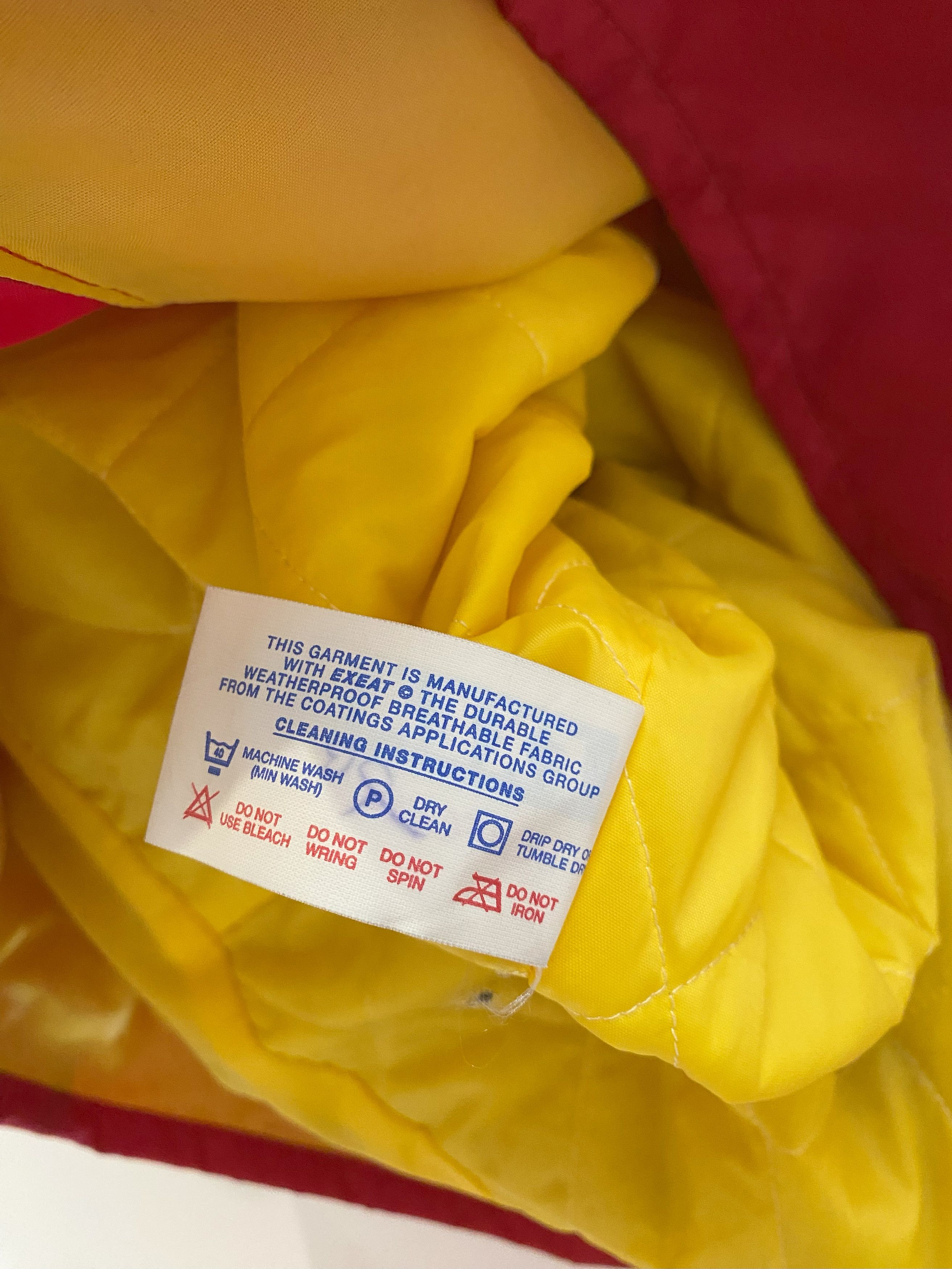 Ferrari Vintage Ferrari Official 1996 Nylon Jacket Parka F1 Size L Size US L / EU 52-54 / 3 - 16 Thumbnail