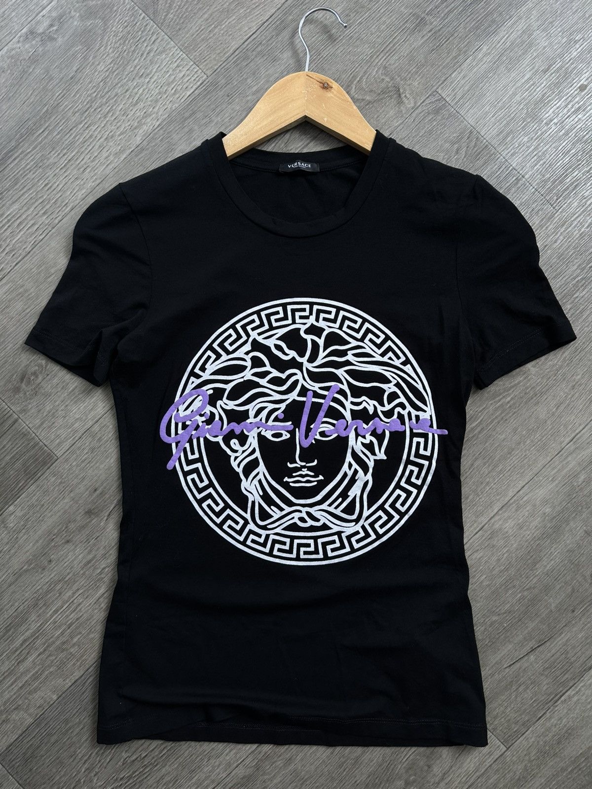 Versace 🫧Gianni Versace Signature Medusa Logo T-Shirt Black Women's Size XS / US 0-2 / IT 36-38 - 2 Thumbnail