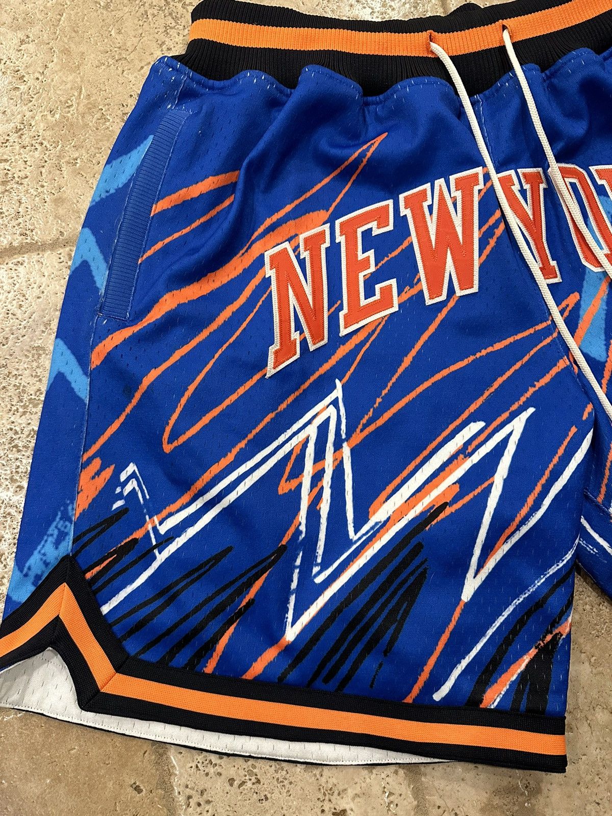 Just Don Just Don x Mitchell & Ness New York Knicks Scribble Shorts Size US 34 / EU 50 - 3 Thumbnail
