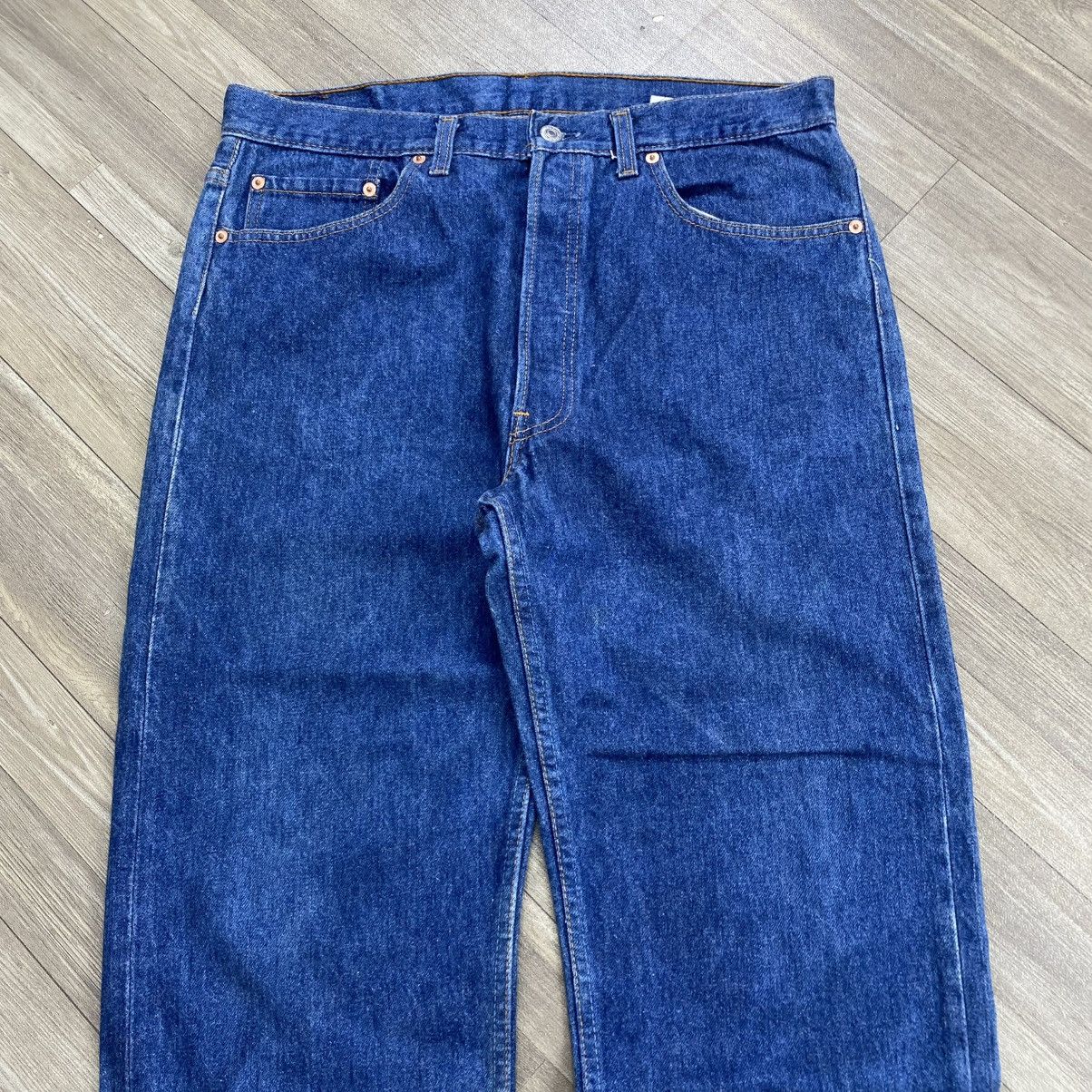 Levi's Vintage Clothing 🇺🇸1990s Vintage Levis 501XX 38x32 Straight Leg Faded Jeans Size US 38 / EU 54 - 2 Thumbnail