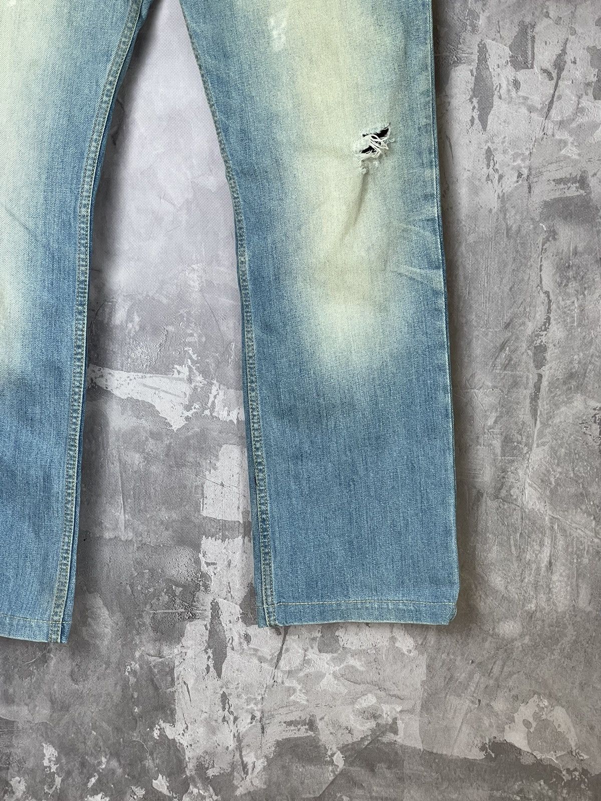 Diesel × Vintage Diesel Y2K Distressed Vintage 90s Baggy Jeans Size US 32 / EU 48 - 6 Thumbnail