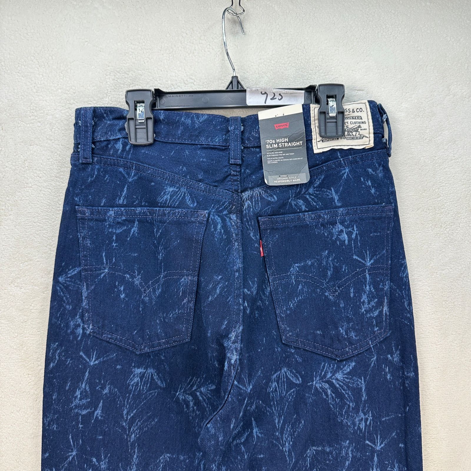 Levi's LEVI'S WELLTHREAD WOMEN'S 27X31 70S HIGH STRAIGHT JEANS DARK Size 27" / US 4 / IT 40 - 7 Thumbnail