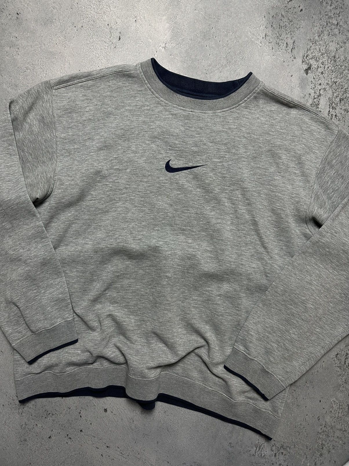 Nike Vintage Crewneck Nike boxy center swoosh y2k fits logo USA 🇺🇸 Size US XL / EU 56 / 4 - 5 Thumbnail