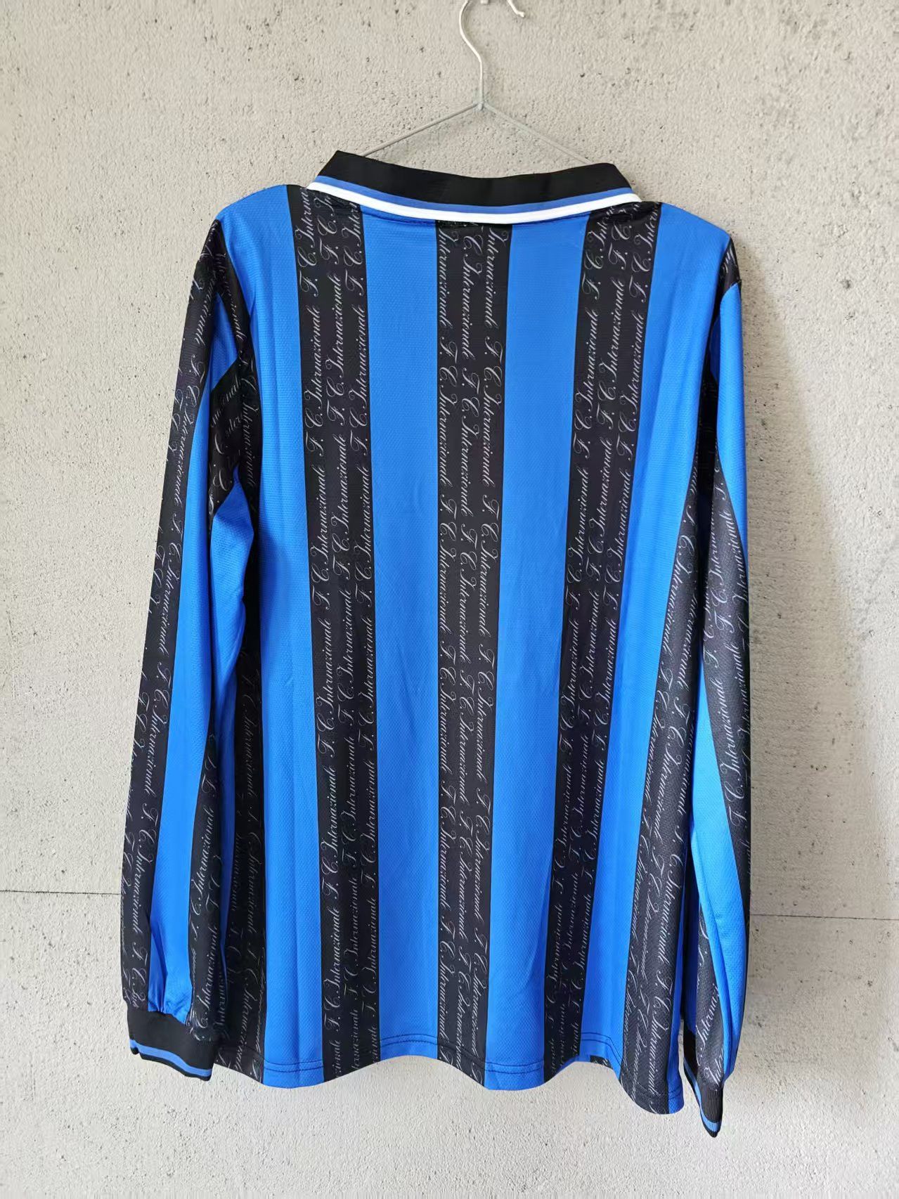 Other 1997 1998 Inter Milan Football Jersey Longsleeve M Size US M / EU 48-50 / 2 - 2 Thumbnail