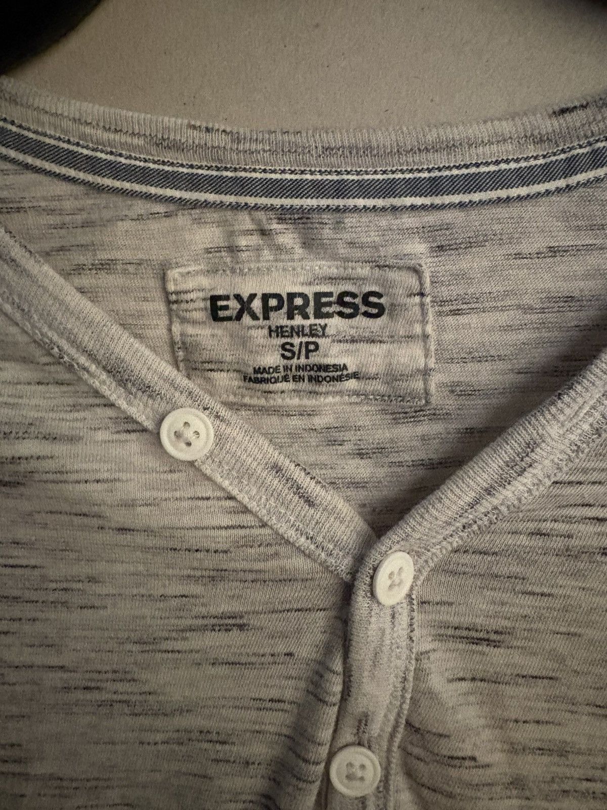 Express Express Men's Gray Henley Button Solid 3/4 Sleeve Size S Size US S / EU 44-46 / 1 - 2 Thumbnail
