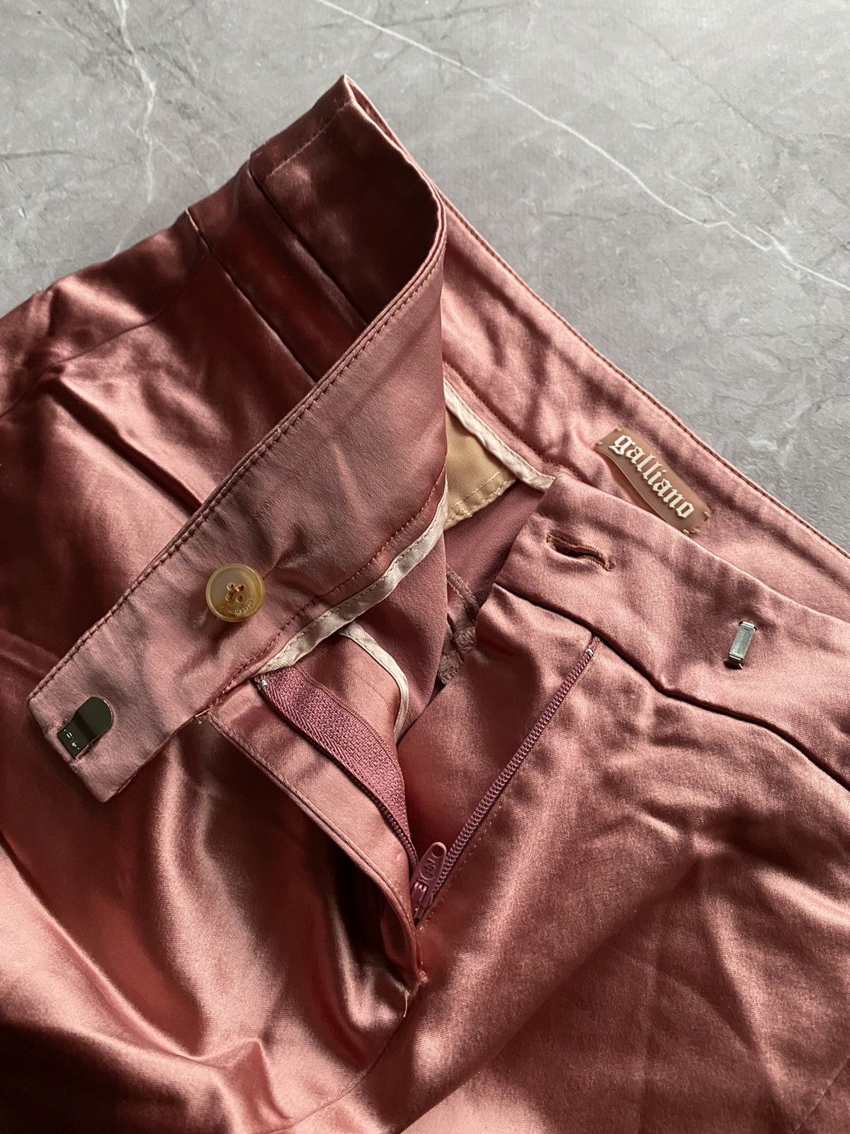 John Galliano Rare Jonh Galliano Midi Pink Skirt Made in Italy Size 28" / US 6 / IT 42 - 6 Thumbnail