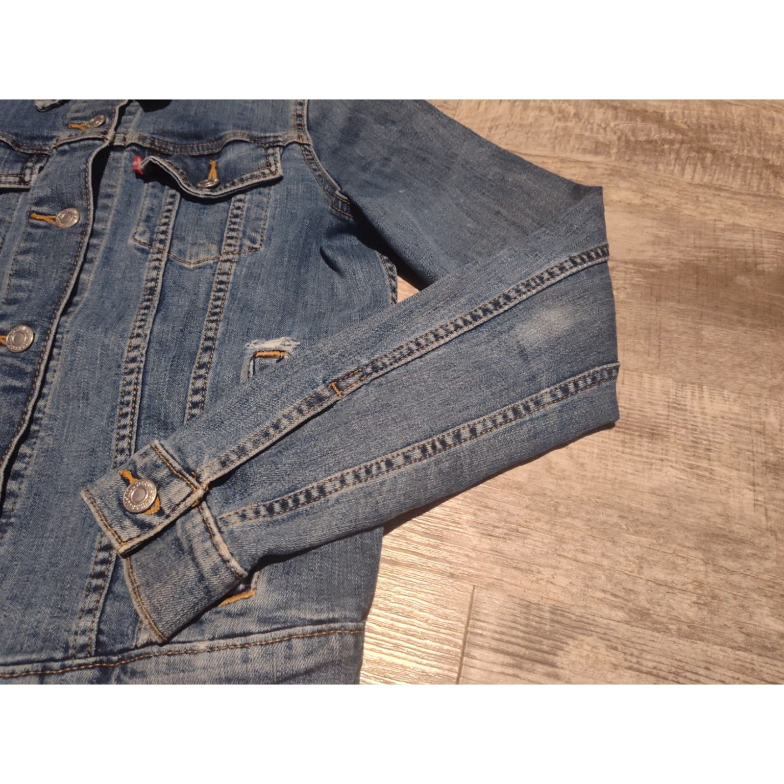 Levi's VINTAGE Levi's Original Trucker Denim Jacket Women’s Medium Blue Slim Fit Classic Size M / US 6-8 / IT 42-44 - 2 Thumbnail