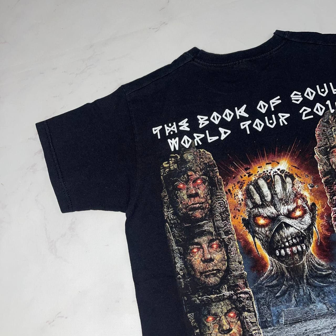 Vintage Vintage X Band Tees X Iron Maiden The Book Of Souls Tour Tee Size US S / EU 44-46 / 1 - 13 Thumbnail