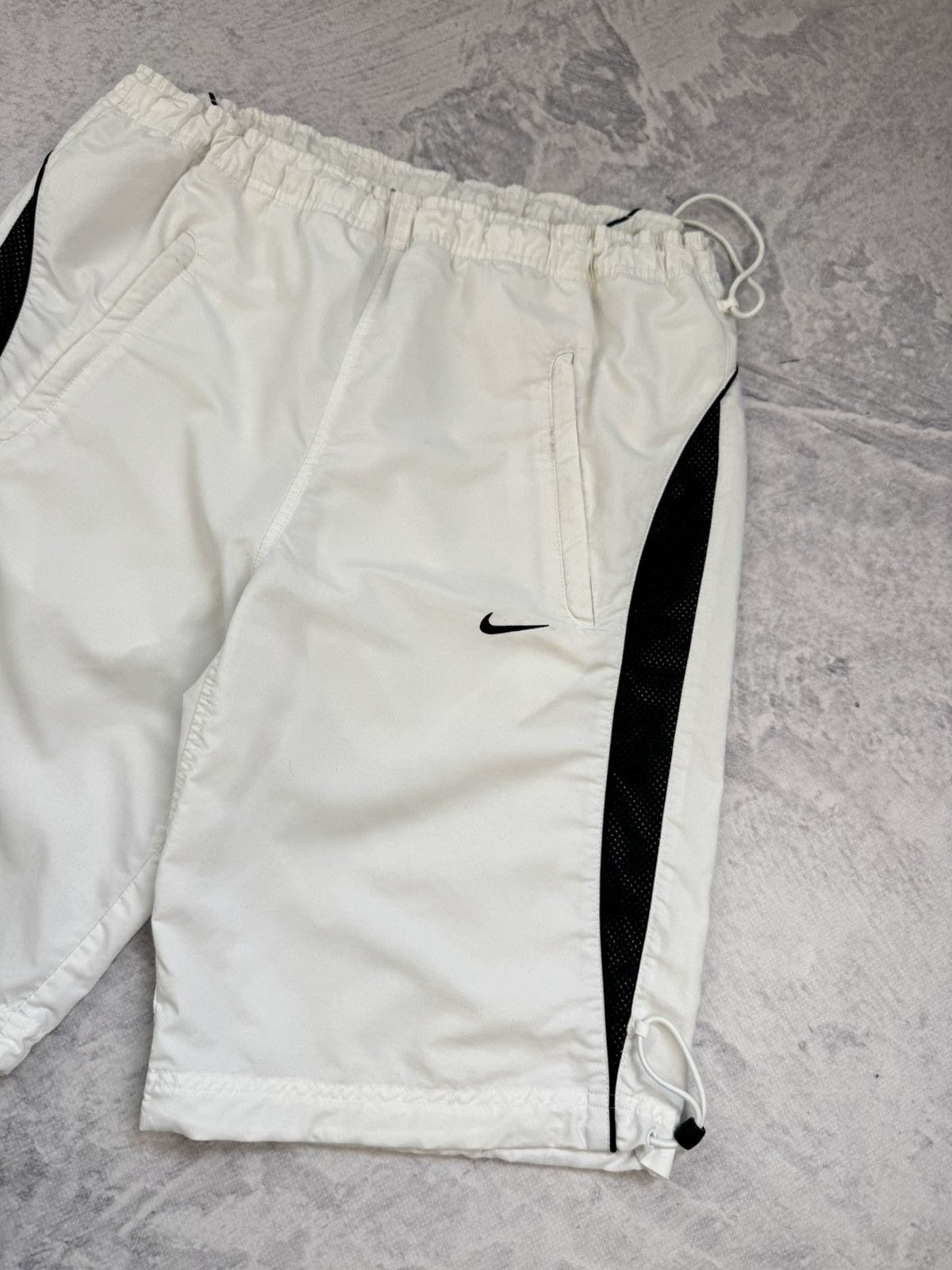 Nike 00s Nike Vintage Nylon Baggy Mini Swoosh Drill Shorts Y2K Size US 32 / EU 48 - 2 Thumbnail