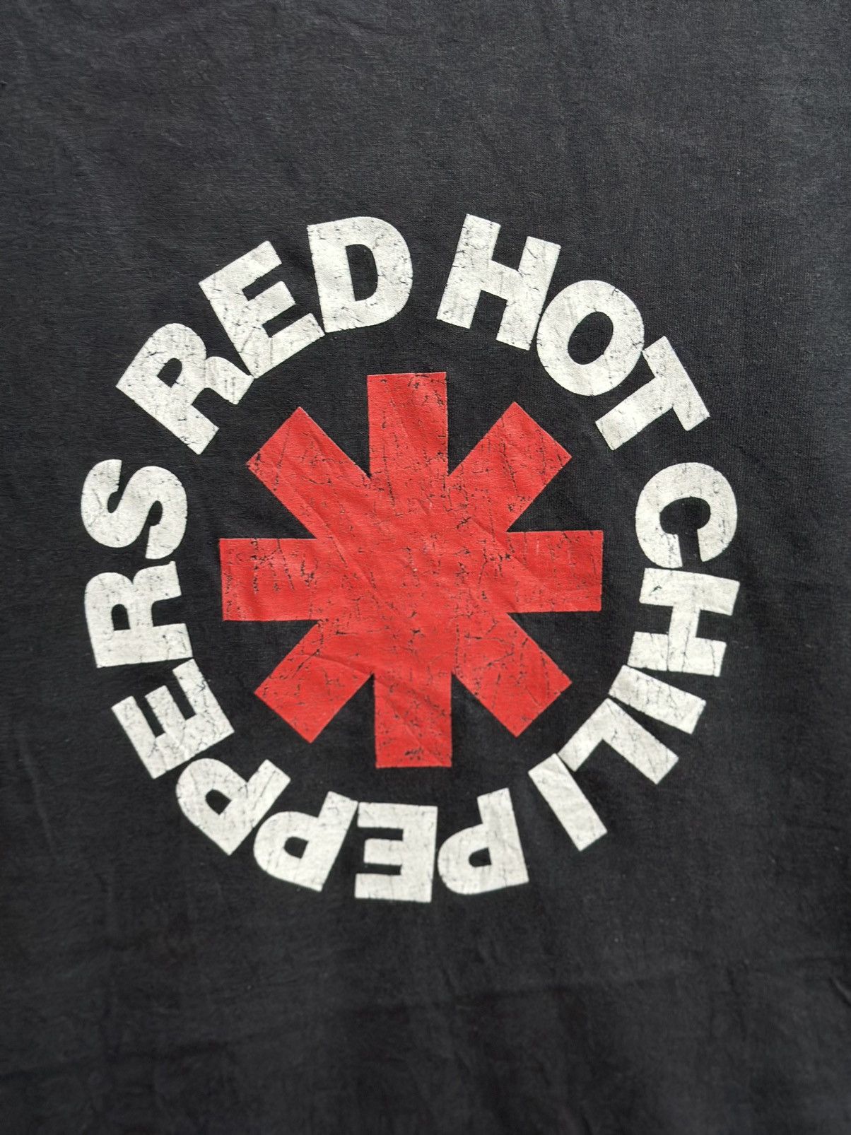 Band Tees × Fruit Of The Loom × Vintage Vintage Red Hot Chili Peppers Faded Tee Size US L / EU 52-54 / 3 - 2 Thumbnail