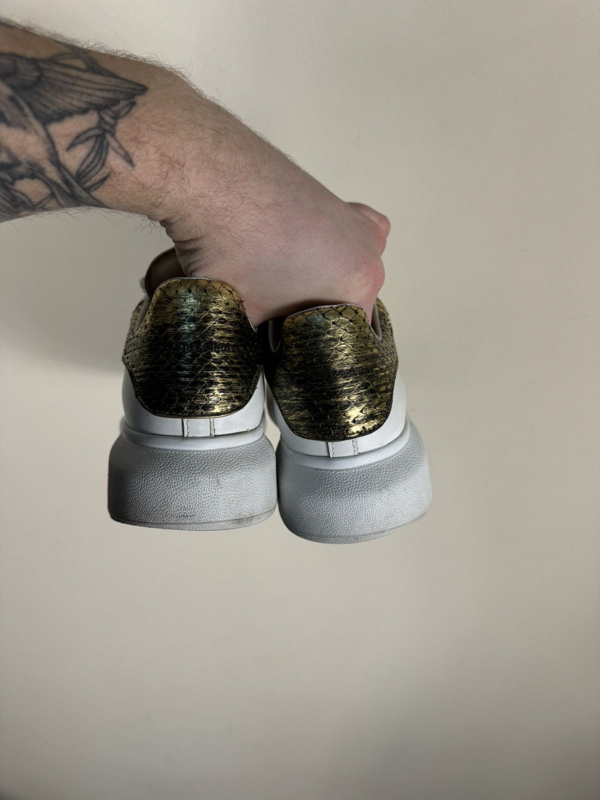 Alexander McQueen Alexander McQueen Oversized Gold Python Print Sneakers Size US 11 / IT 41 - 7 Thumbnail