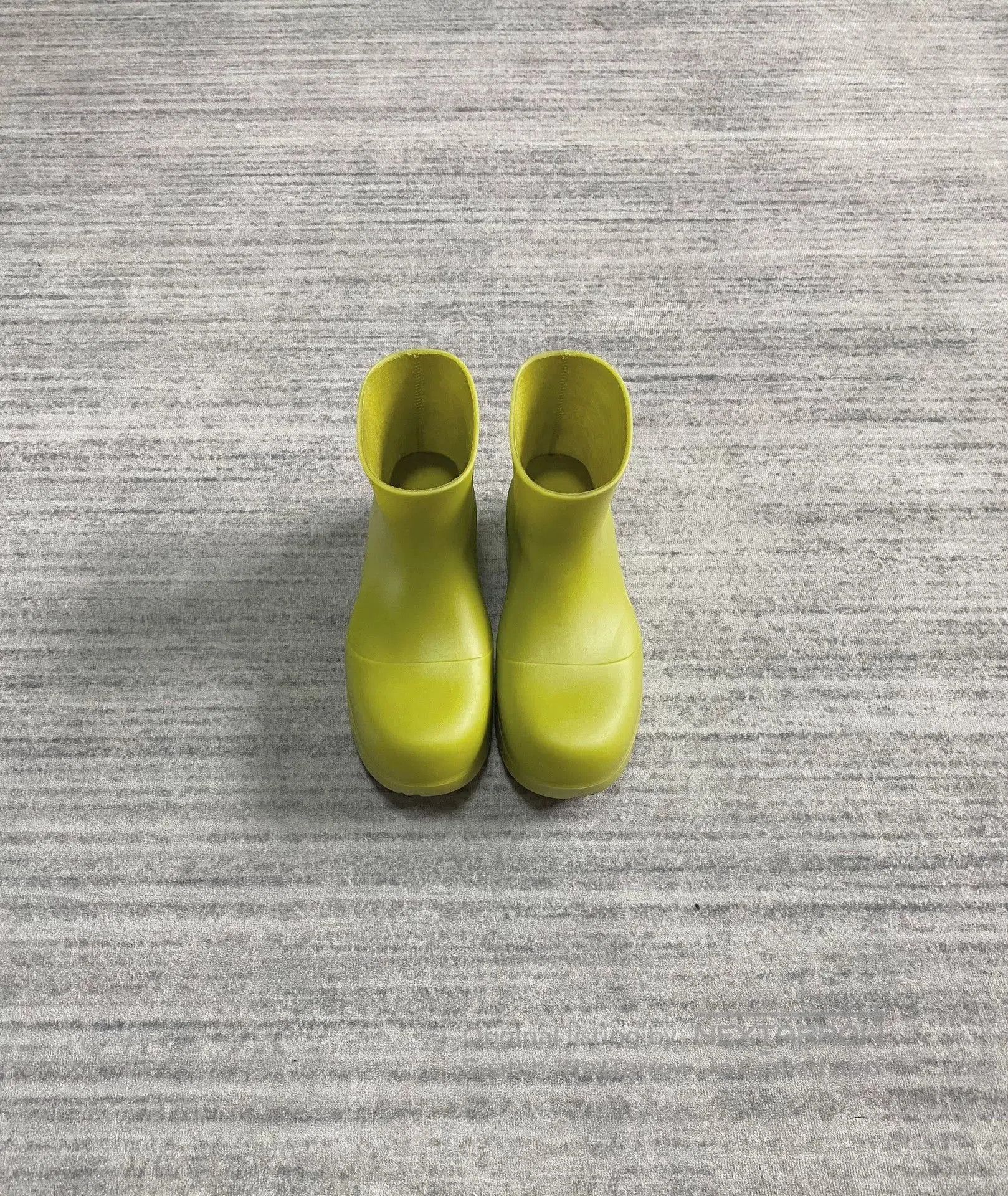 Bottega Veneta Bottega Veneta Green Rubber Rain Boots. Size US 6 / IT 36 - 1 Thumbnail