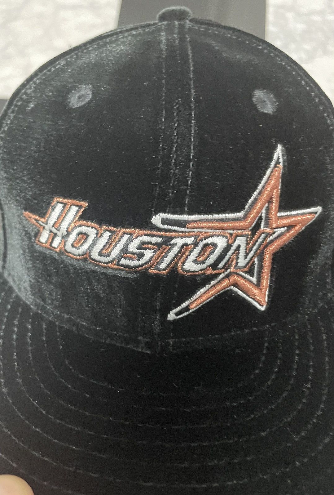 New Era 🔥Exclusive Velvet Astros hat 7 I also have other sizes Size ONE SIZE - 2 Thumbnail