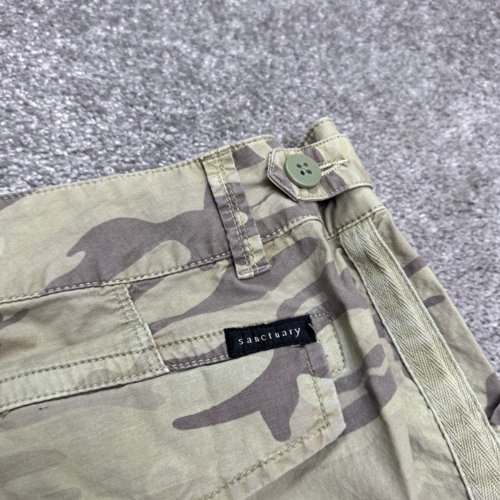 Sanctuary Sanctuary Cargo Pants Womens 32 Green Camouflage Canvas Cotton Blend Straight Regular Rise Inseam 25 in Pockets Military Outdoor 90s? Size 24" / US 00 / IT 34 - 5 Thumbnail