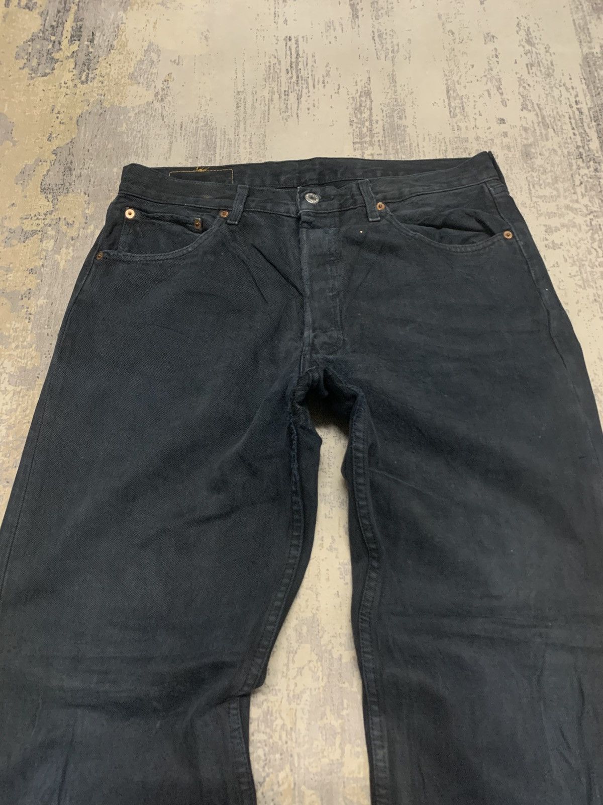 Levi's VINTAGE LEVI'S 501 FADED RIPPED JEAN BLACK WASH Size US 33 - 2 Thumbnail