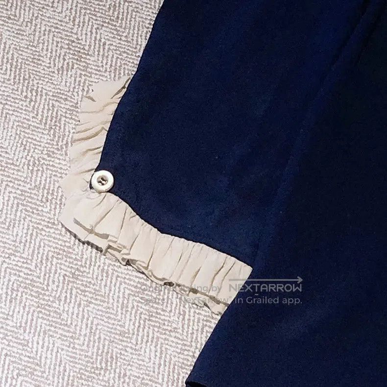 Gucci Gucci Dark blue pearl button silk shirt Size S / US 4 / IT 40 - 6 Thumbnail