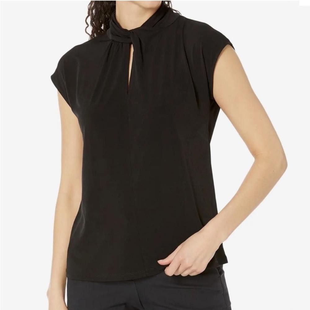 Michael Kors Michael Kors l NWT Twist Neck Sleeveless Top XS Size XS / US 0-2 / IT 36-38 - 9 Thumbnail