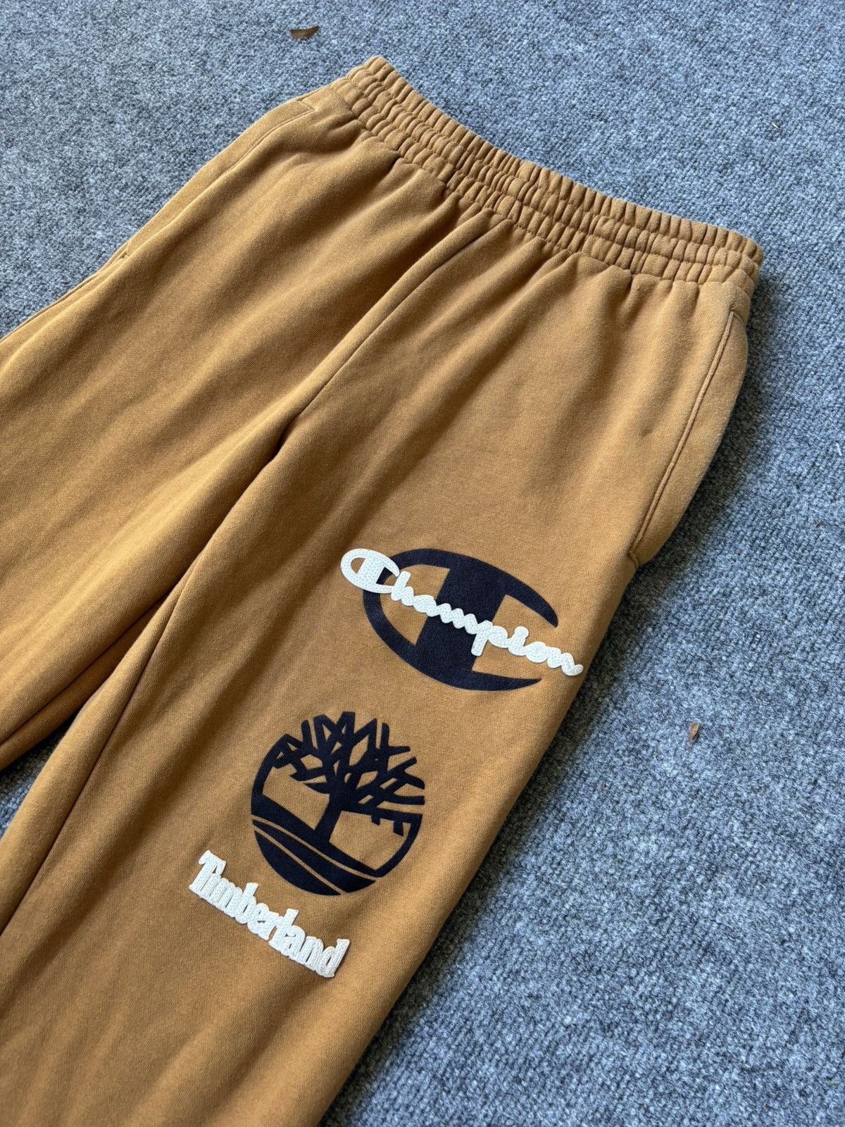 Champion x Timberland Fleece Sweatpants in Tan Men s Size 32