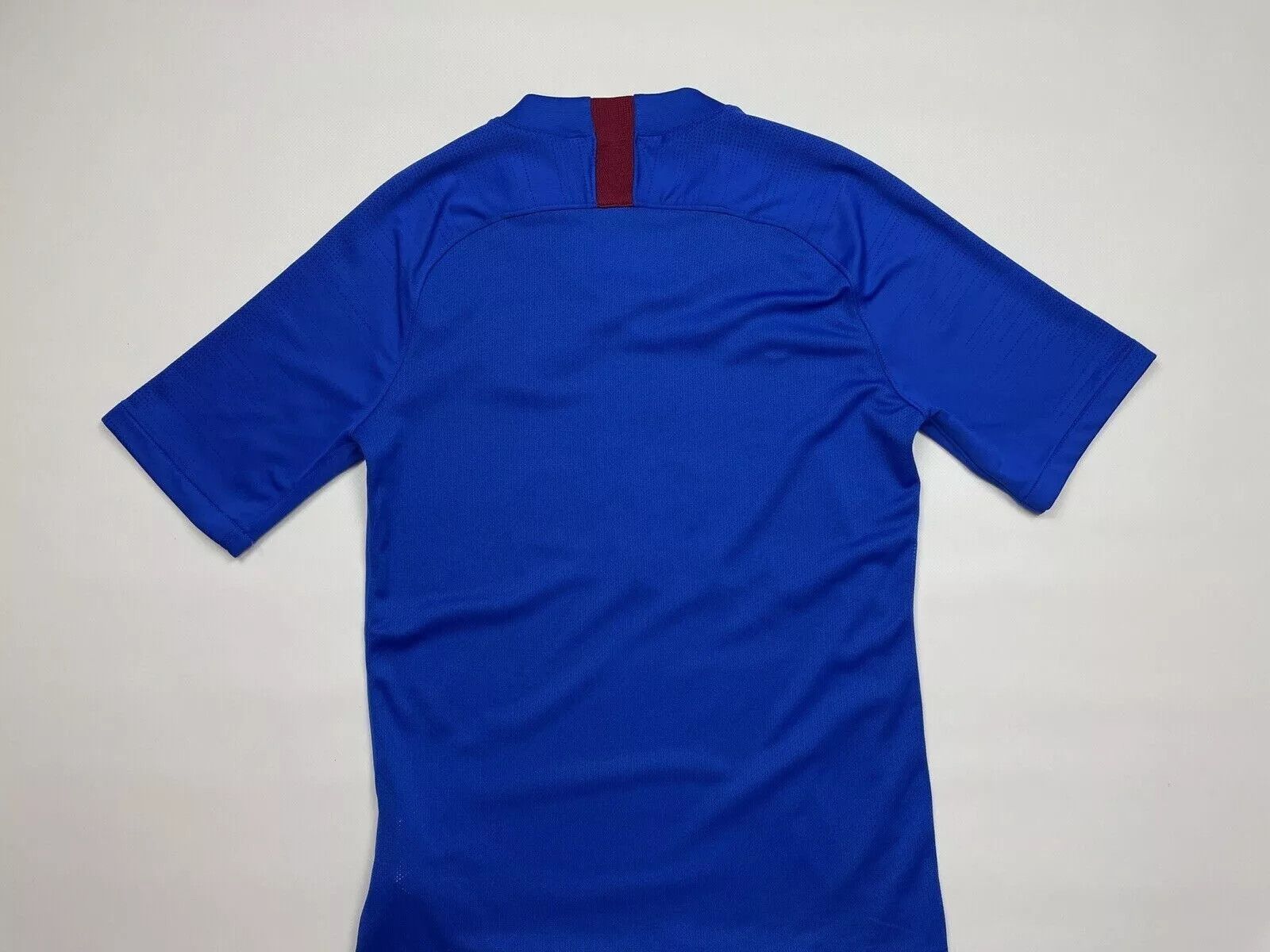 Nike FC BARCELONA TRAINING JERSEY SHIRT SOCCER FOOTBALL Size US S / EU 44-46 / 1 - 8 Thumbnail
