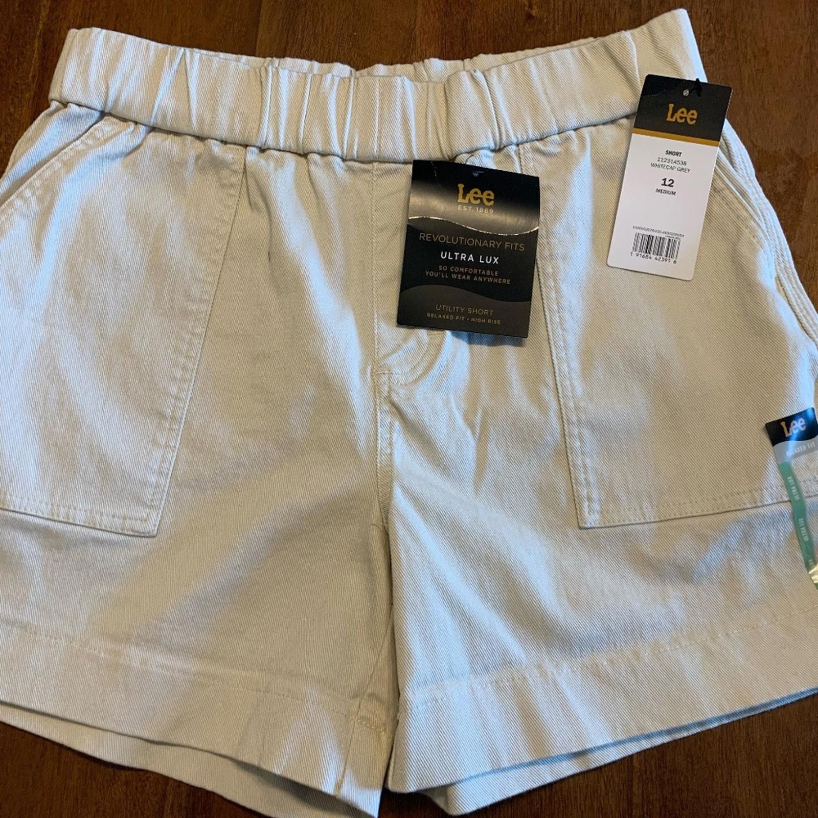 Lee Lee Shorts NWT Size 34" / US 12 / IT 48 - 1 Thumbnail