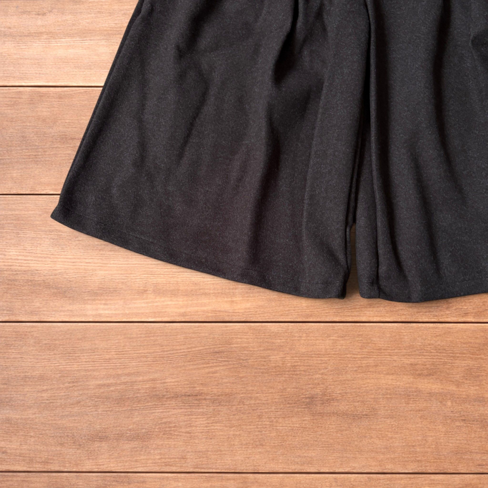 Japanese Brand Vintage style baggy wide long tailored wool shorts in brown. Size US 34 / EU 50 - 5 Thumbnail