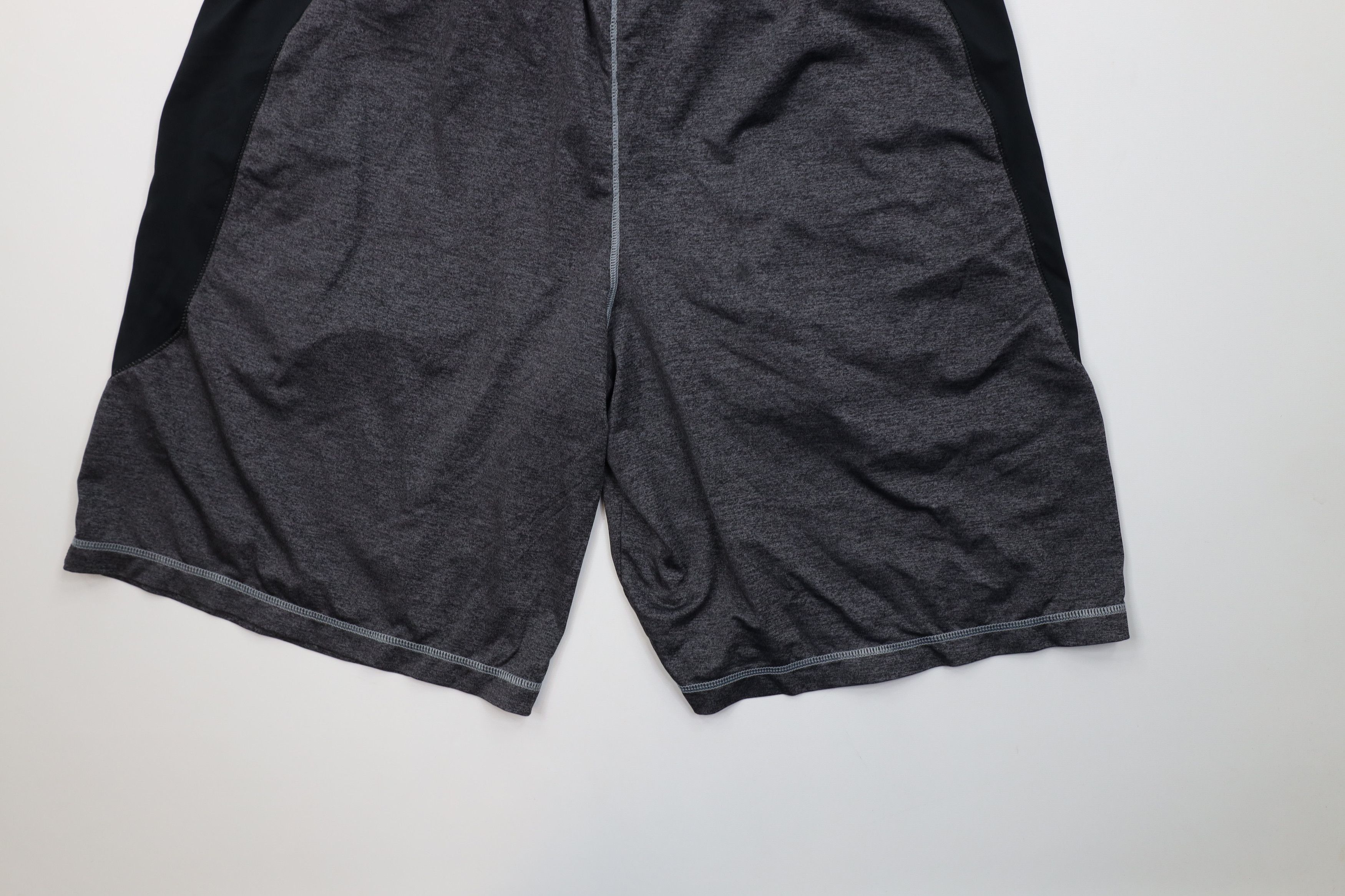 Under Armour Under Armour Color Block Training Gym Basketball Shorts Gray Size US 36 / EU 52 - 11 Thumbnail