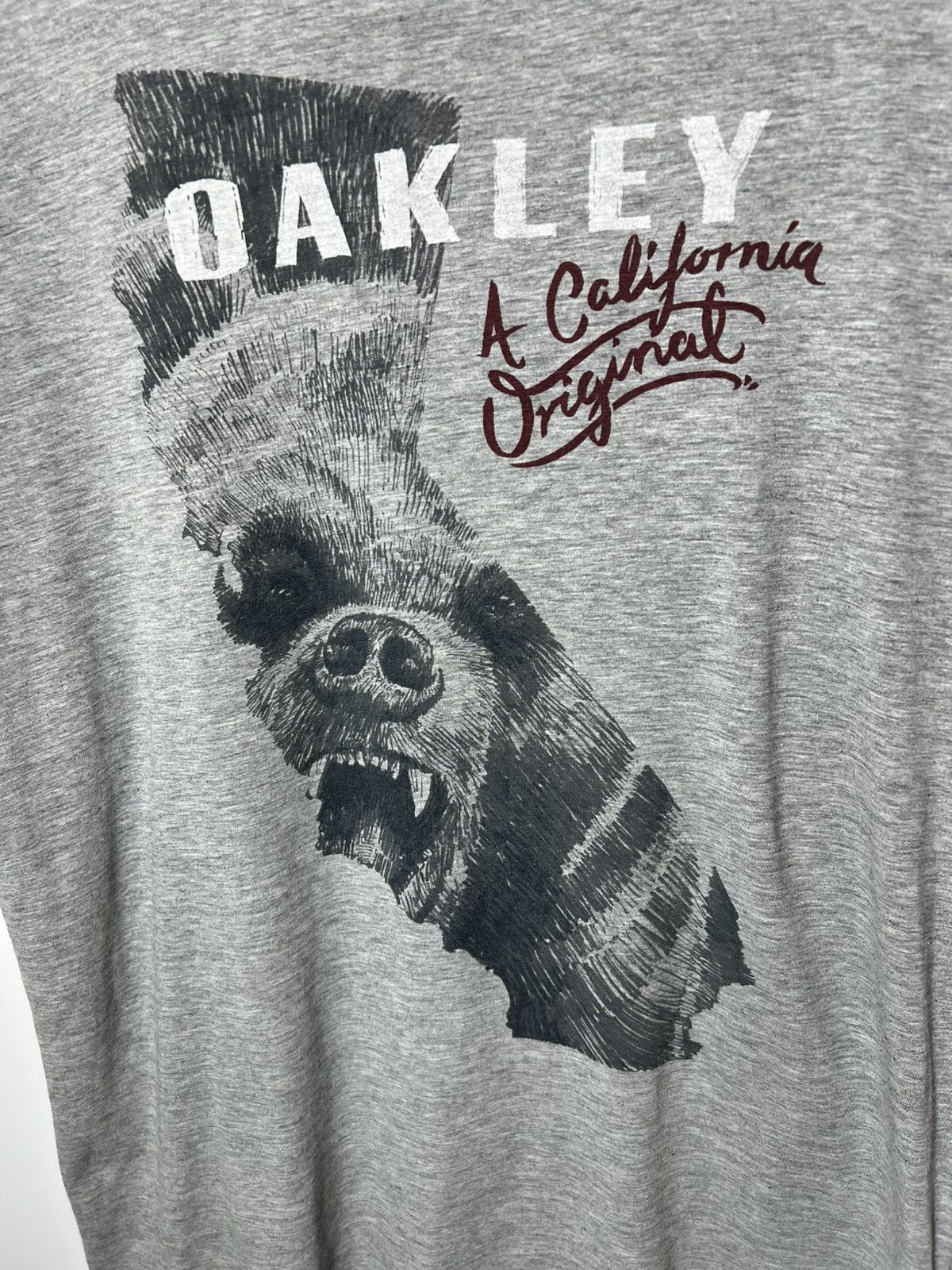 Oakley Vintage streetwear y2k Oakley Bear A California Original Tee Size US XL / EU 56 / 4 - 2 Thumbnail