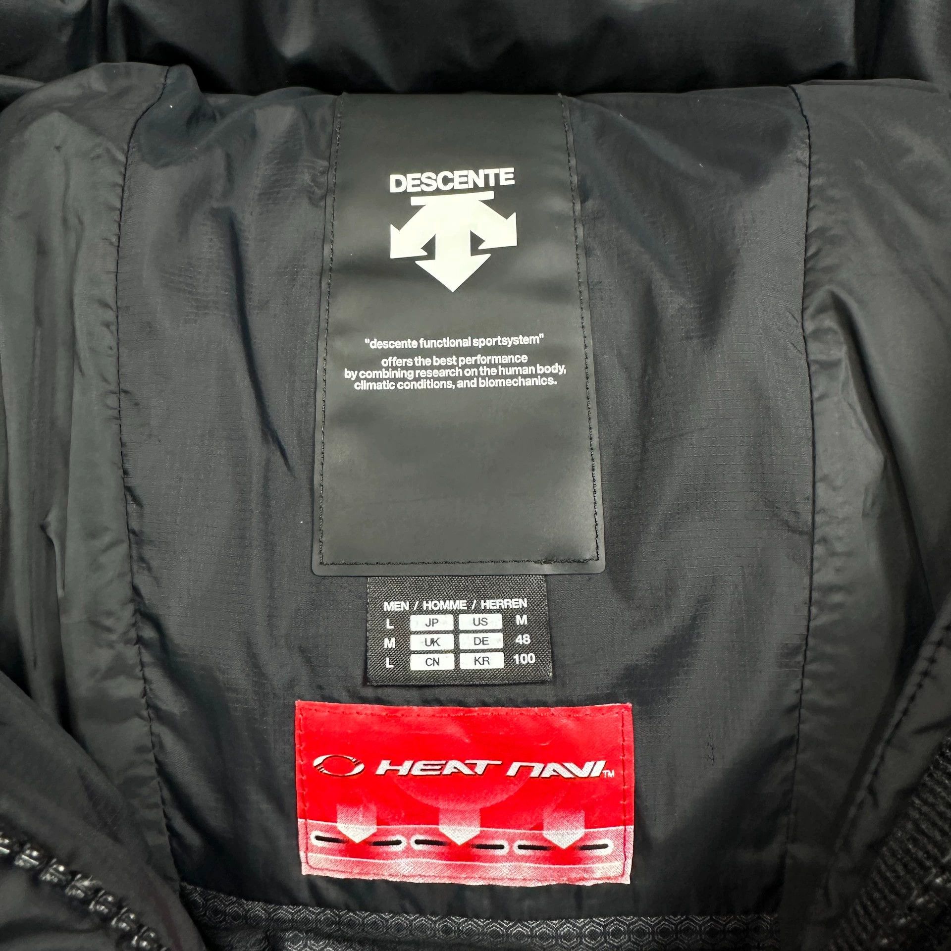 Descente descente black embroidered puffer jacket limited edition Size US L / EU 52-54 / 3 - 4 Thumbnail