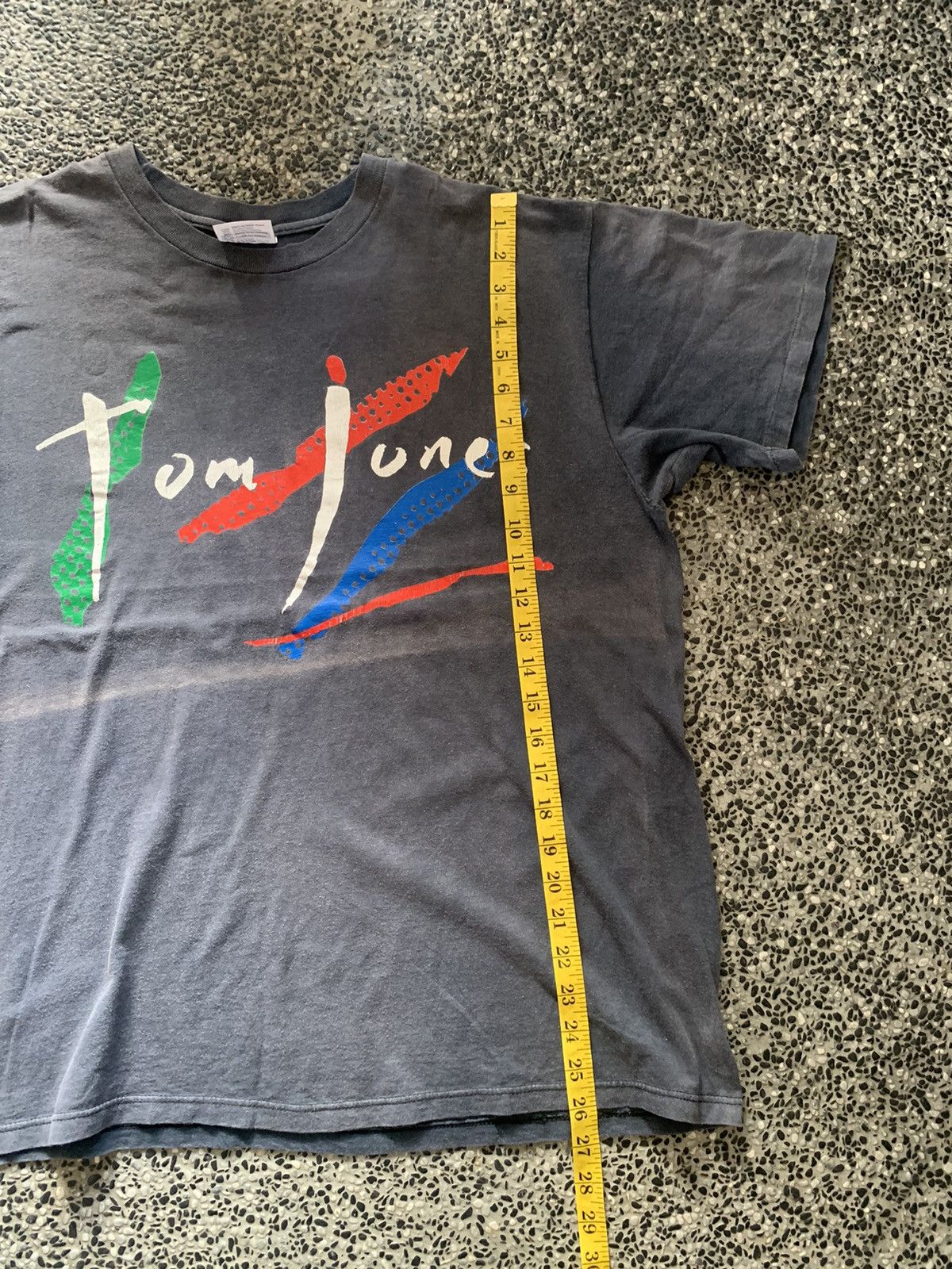 Vintage Vintage 90s Tom Jones Welsh Singer T shirt Size US XXL / EU 58 / 5 - 9 Thumbnail
